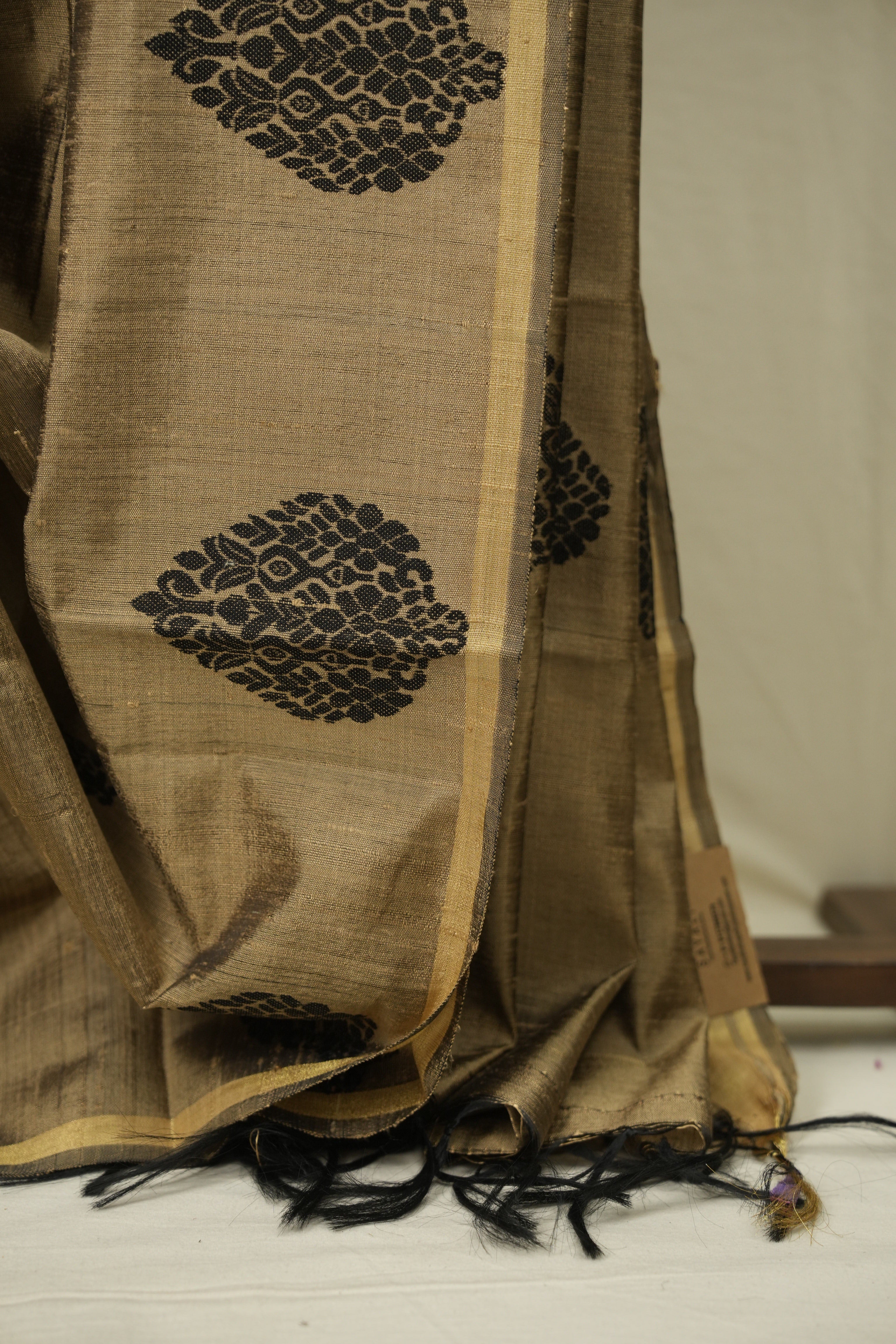 Sand Brown Raw Silk Saree - SRSBRSS1082