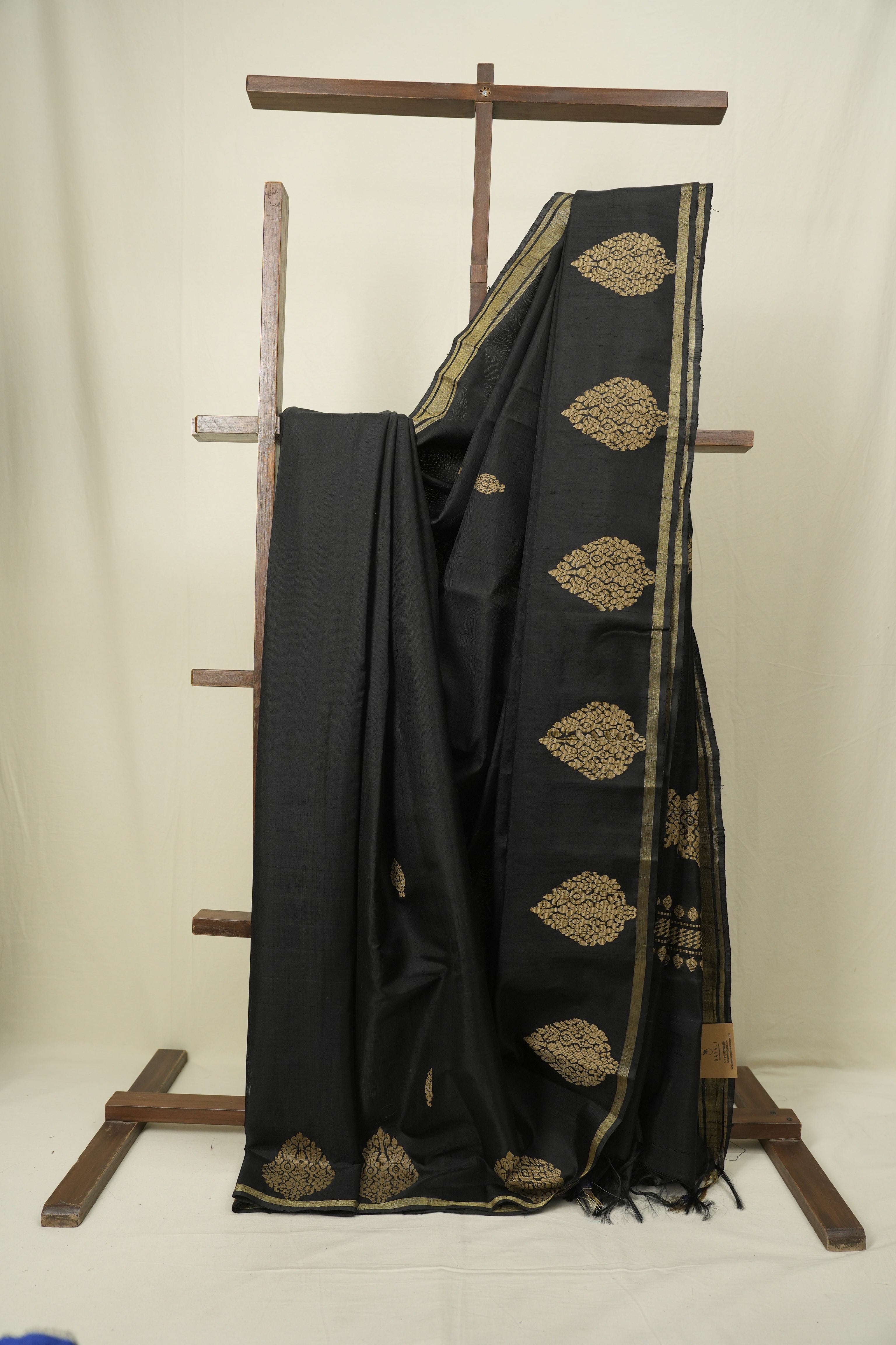 Black Raw Silk Saree - SRBRSS1085