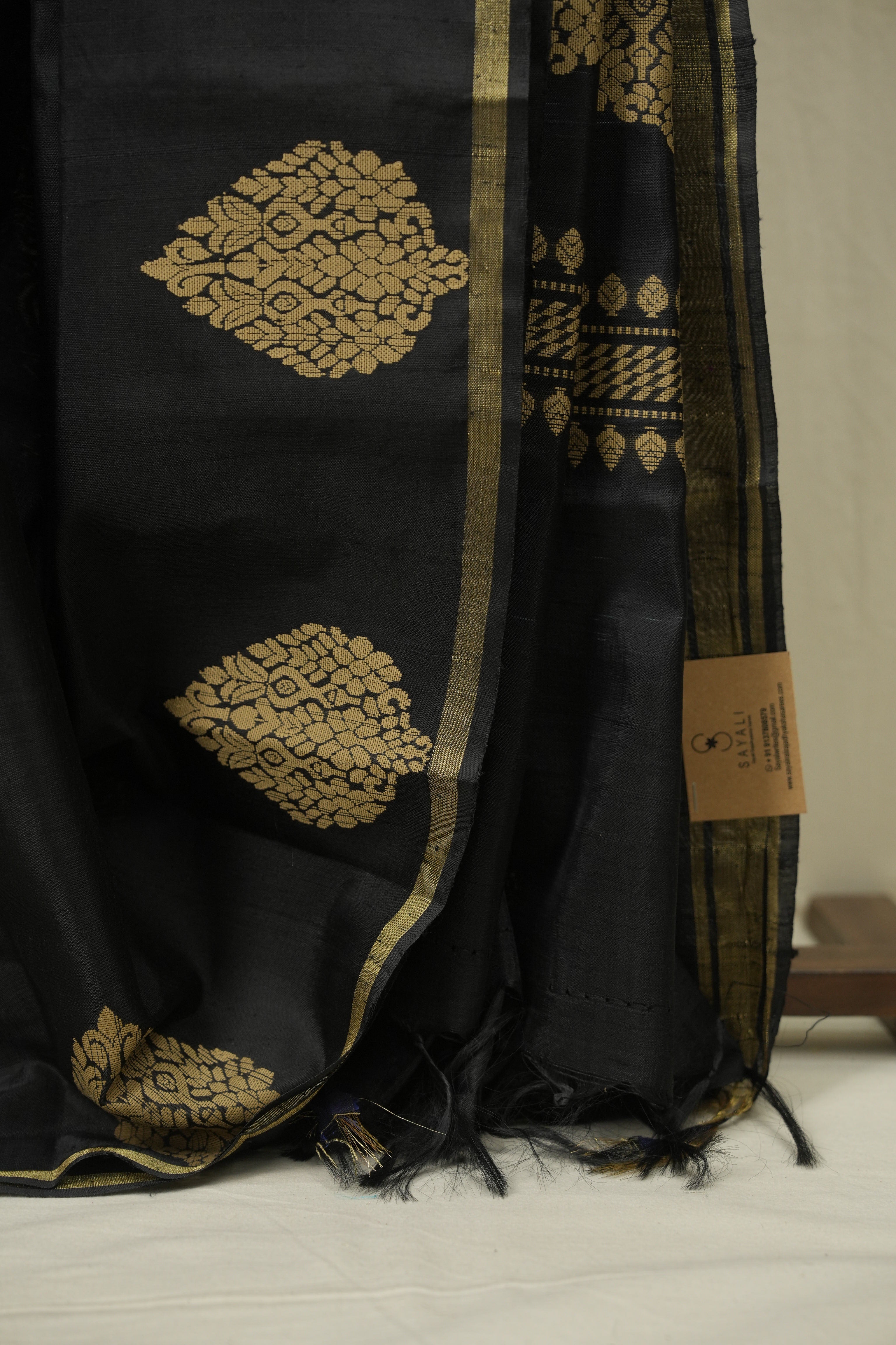 Black Raw Silk Saree - SRBRSS1085