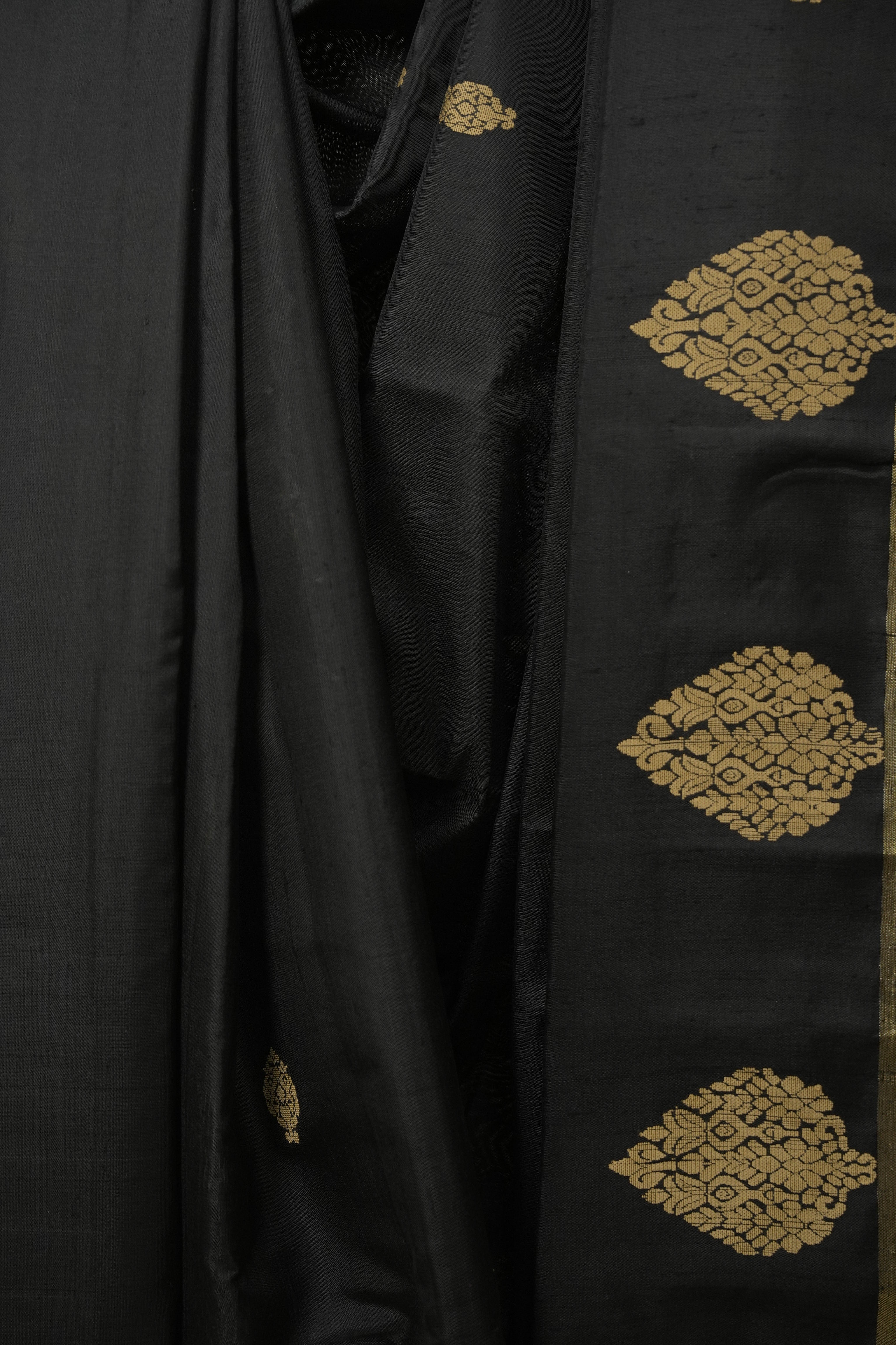 Black Raw Silk Saree - SRBRSS1085