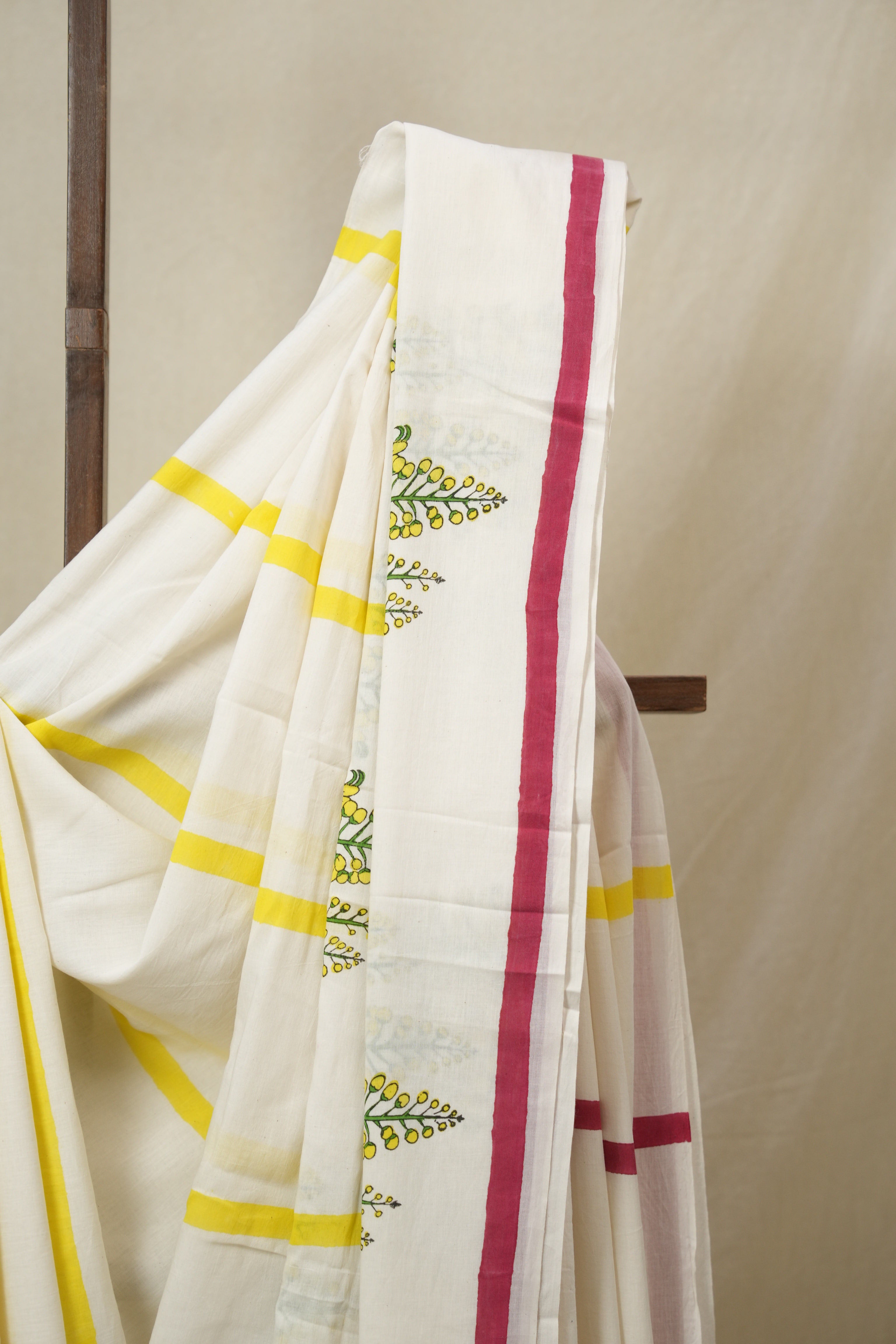 Off White HBP Signature Cotton Saree - SROWSCS26