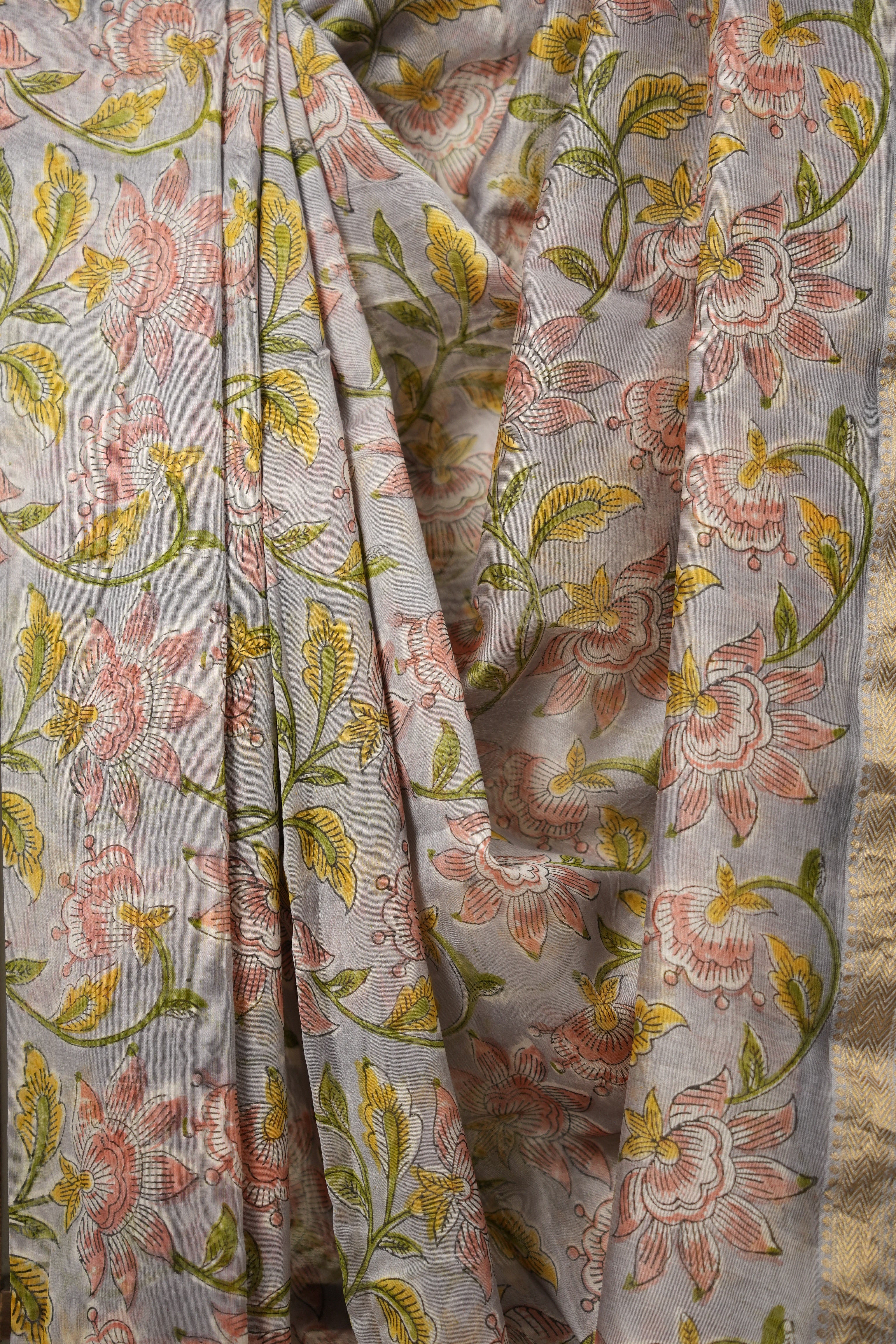 Grey HBP Cotton Silk Saree With Maheshwari Border - SRGCSS1306