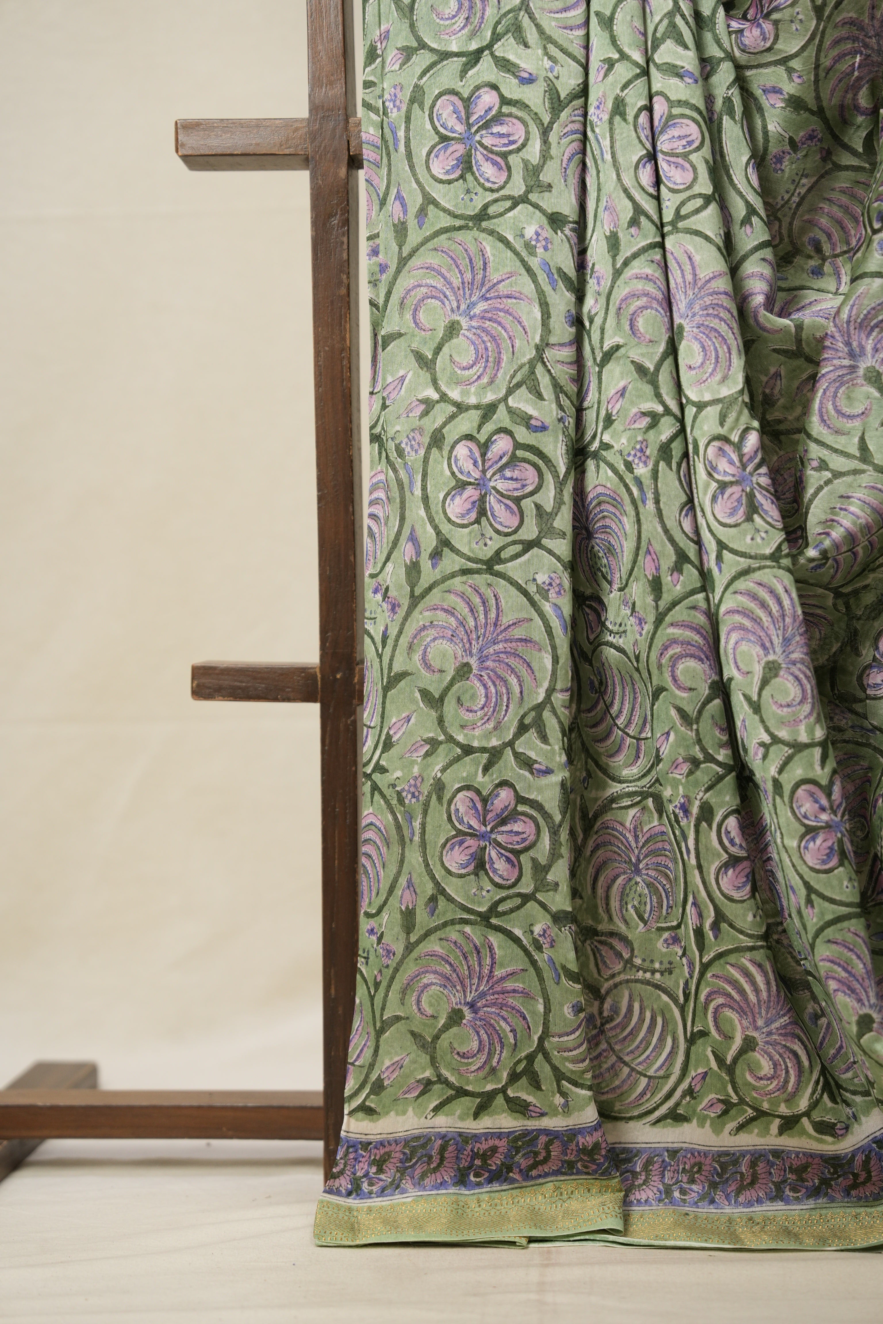 Green HBP Cotton Silk Saree With Maheshwari Border - SRGCSS1309