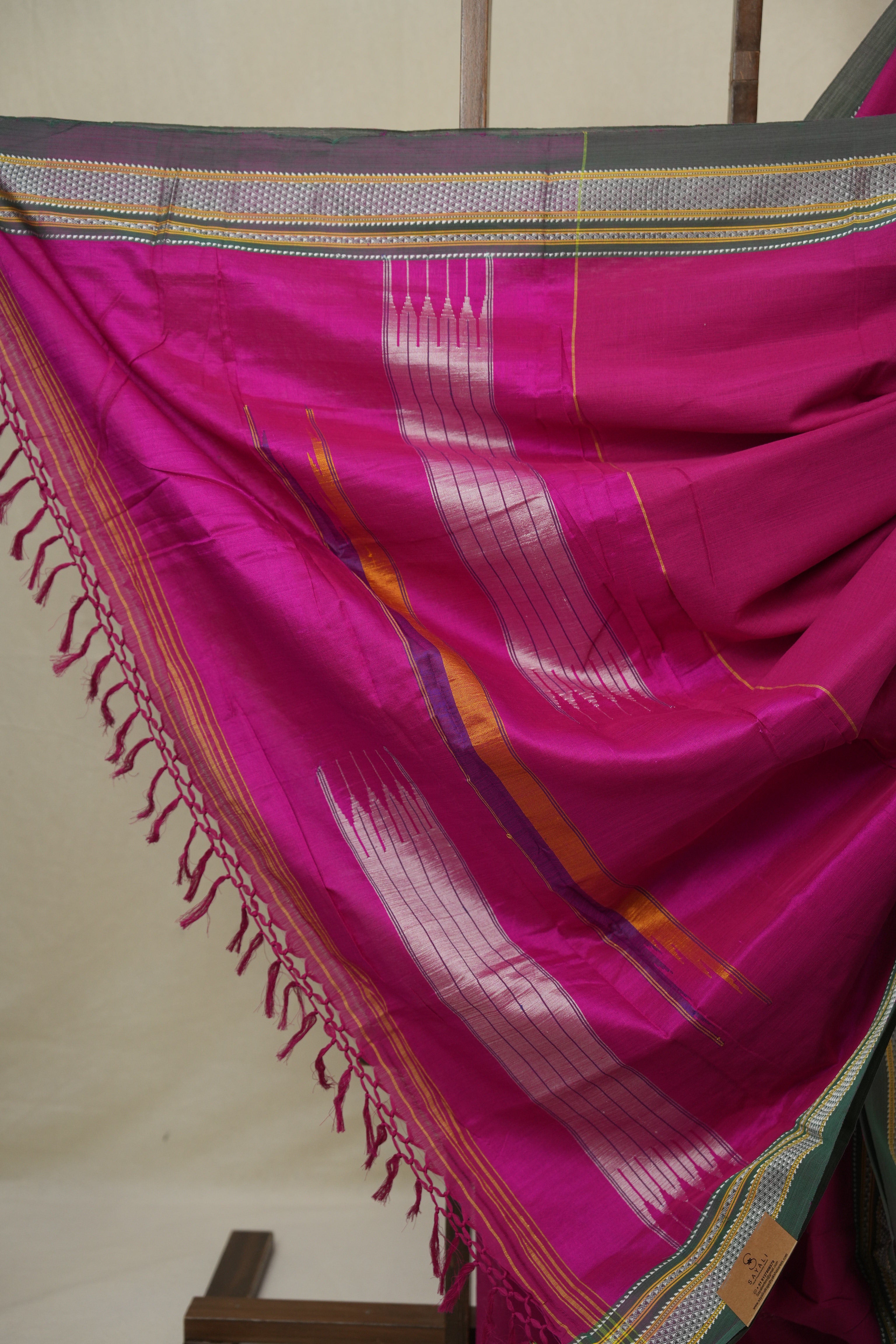 Rani Pink Cotton IIkal Saree With Chikki Border - SRRPCIS909