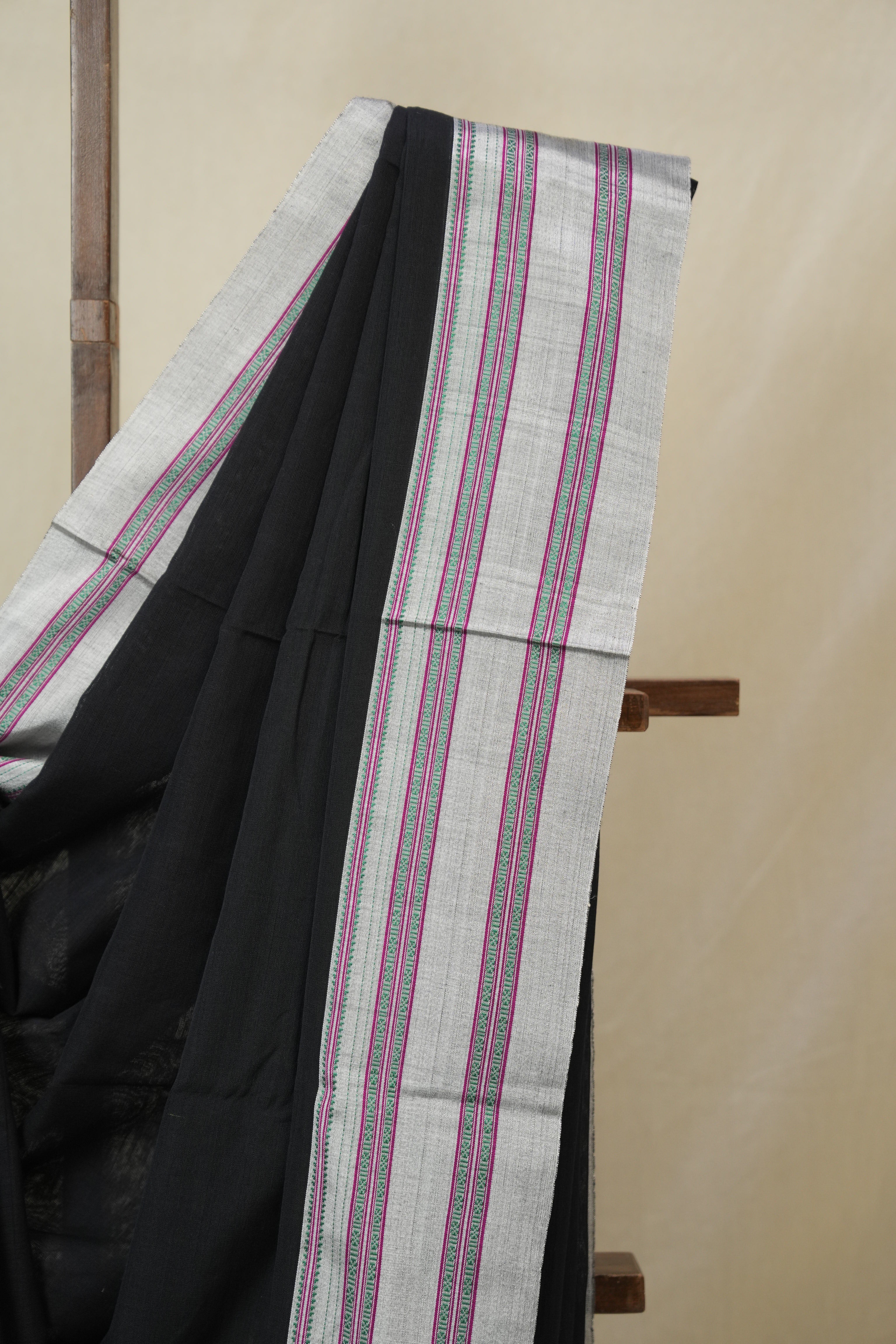 Black Cotton IIkal Saree With Gayatri Border - SRBCIS895