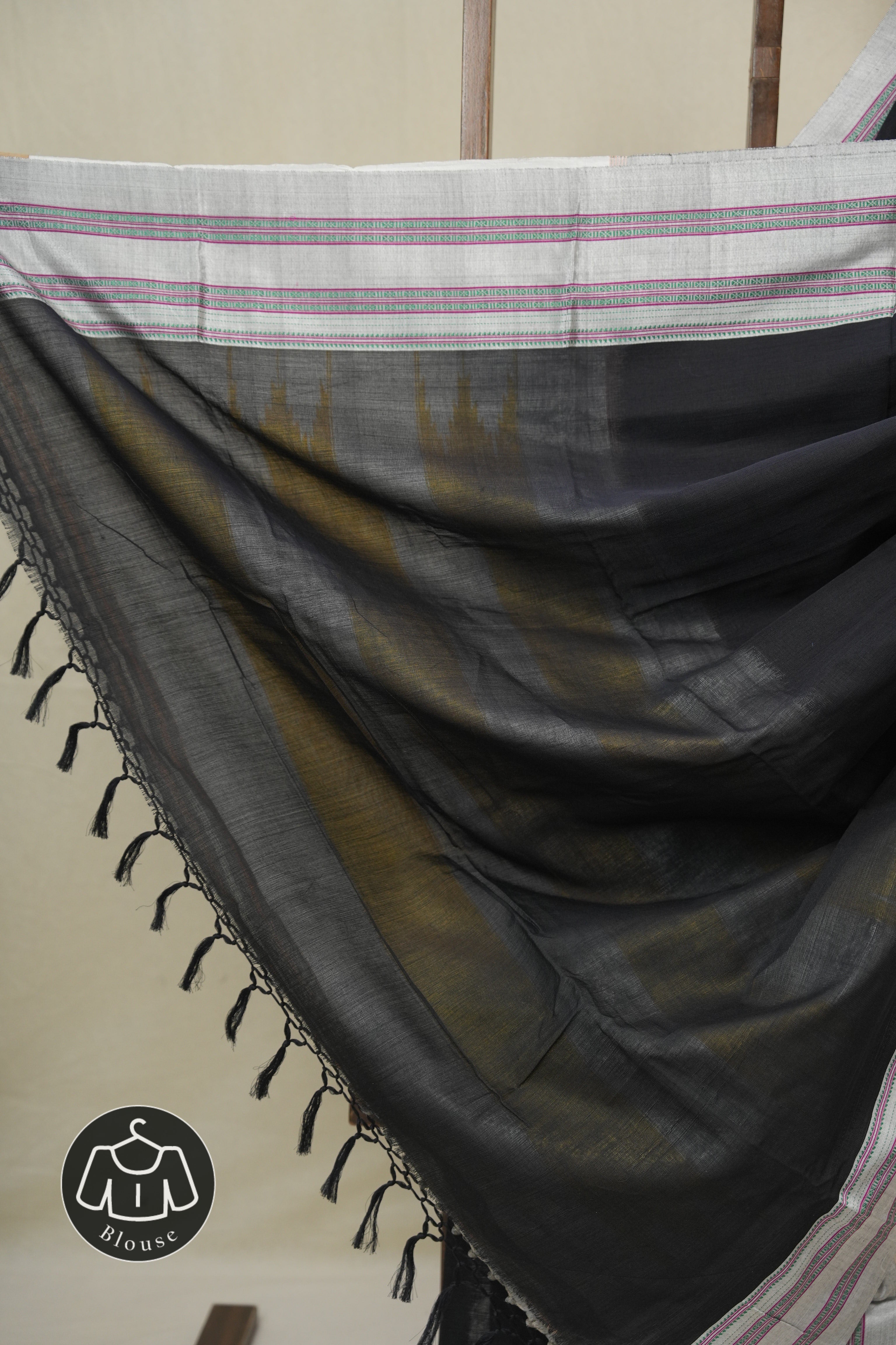 Black Cotton IIkal Saree With Gayatri Border - SRBCIS895