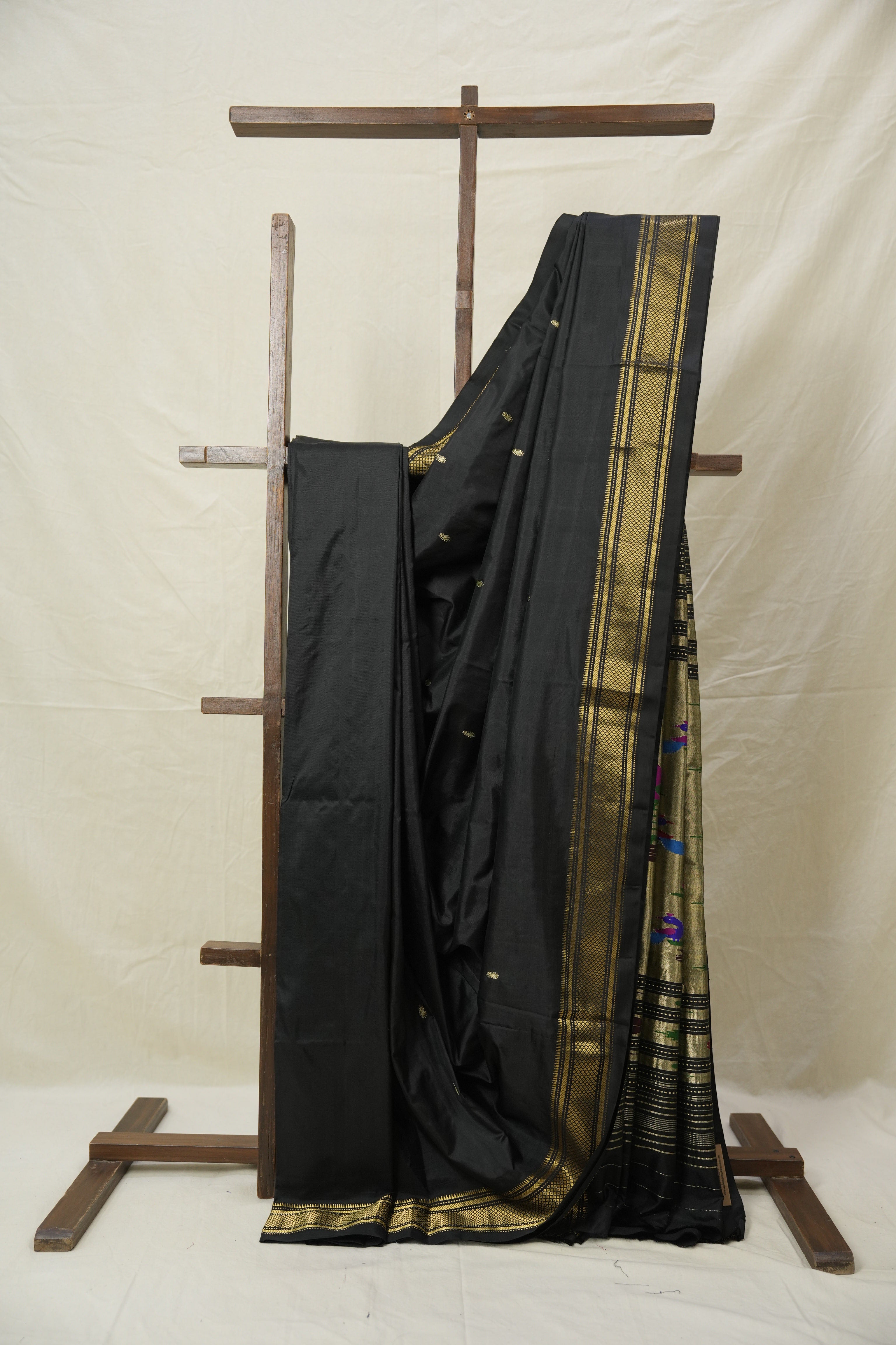 Black Silk Paithani Saree - SRBSPS770