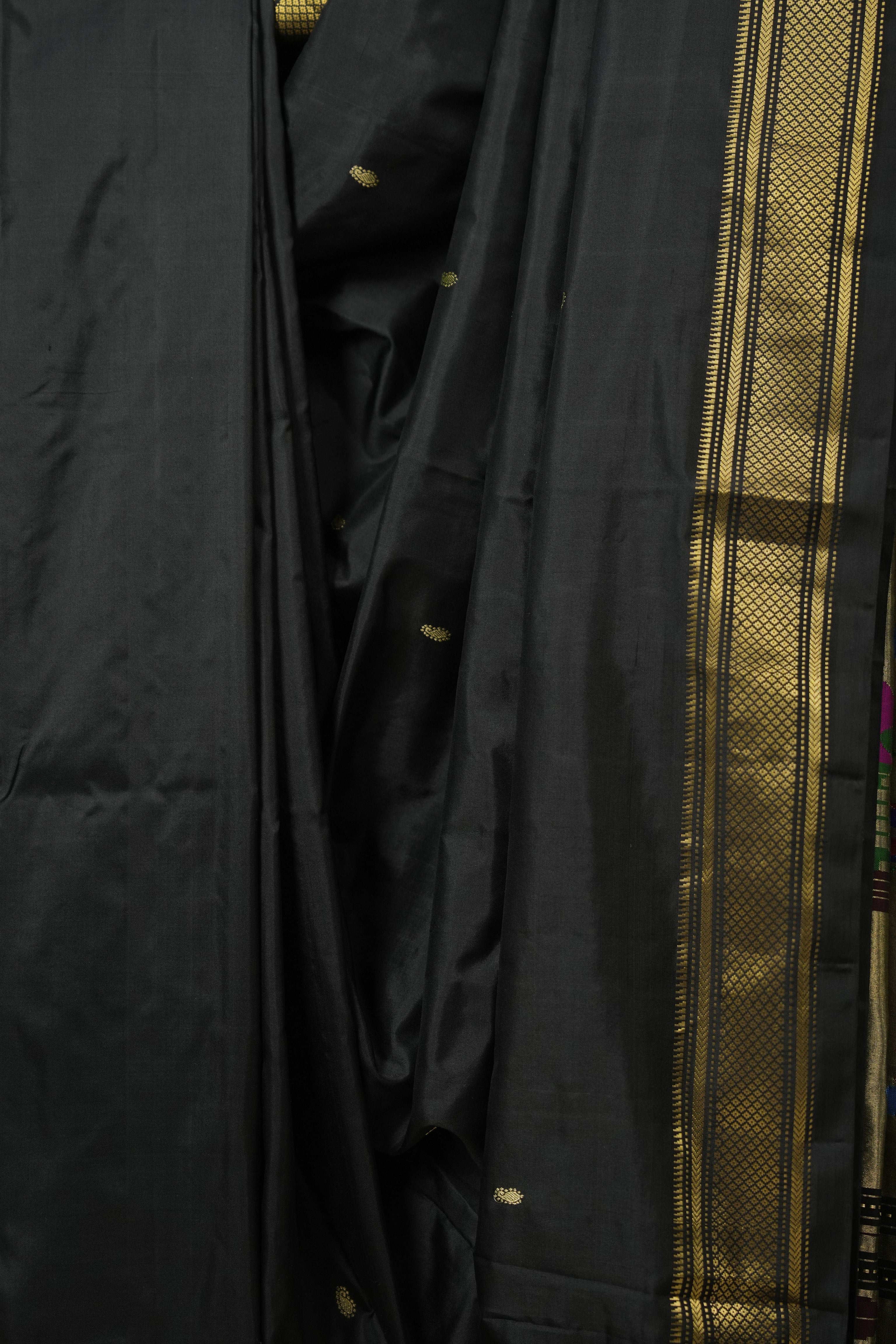 Black Silk Paithani Saree - SRBSPS770