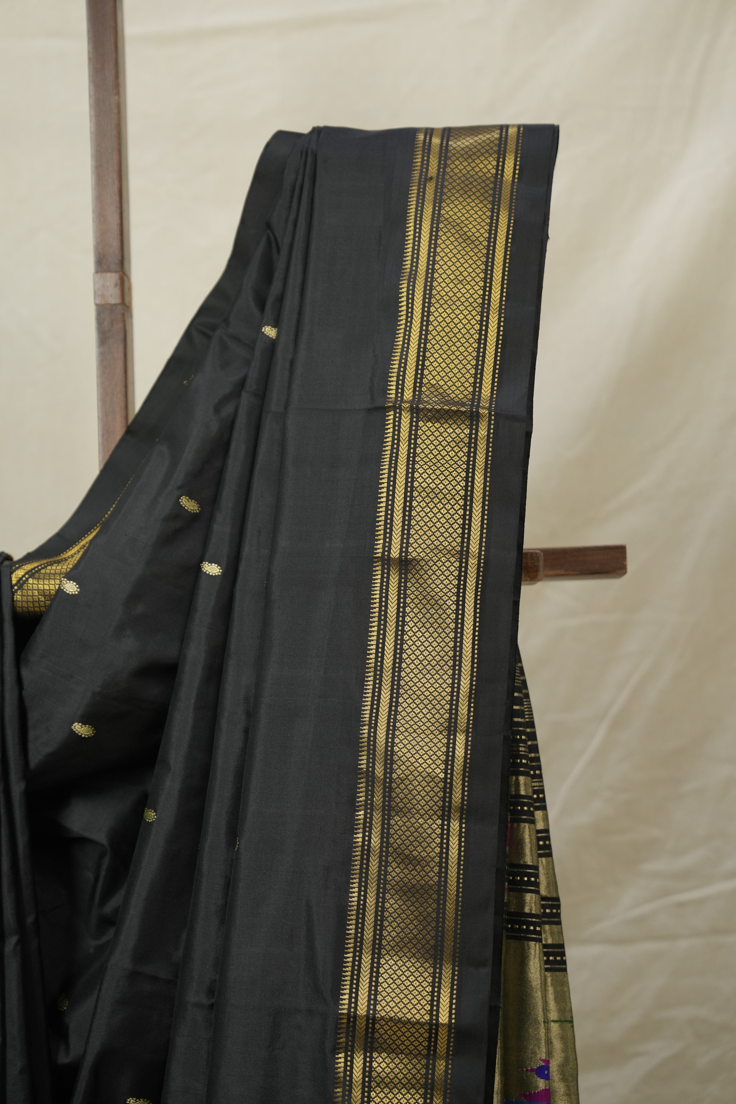 Black Silk Paithani Saree - SRBSPS770