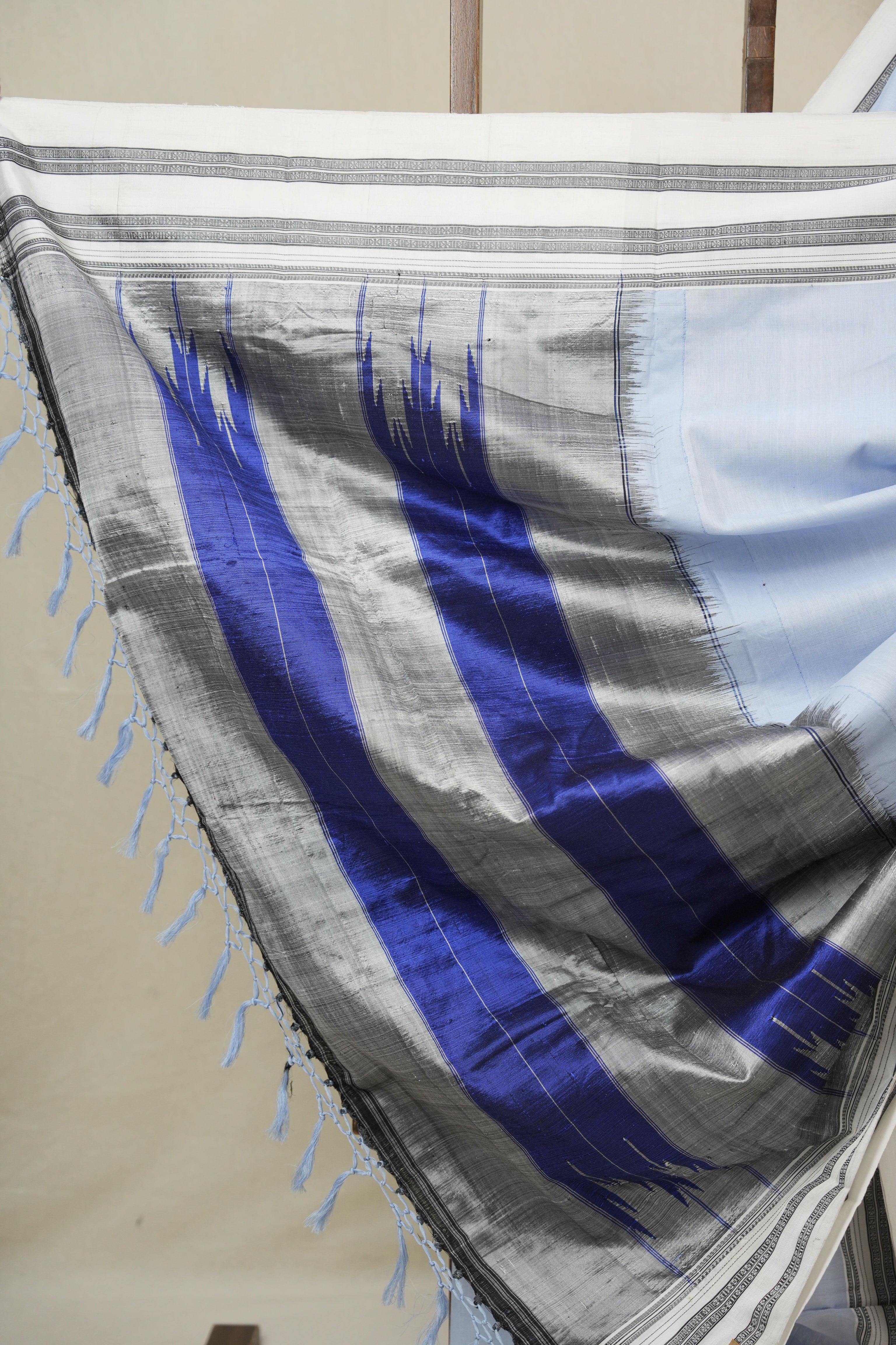 Light Blue Cotton IIkal Saree With Gayatri Border - SRLBCIS901