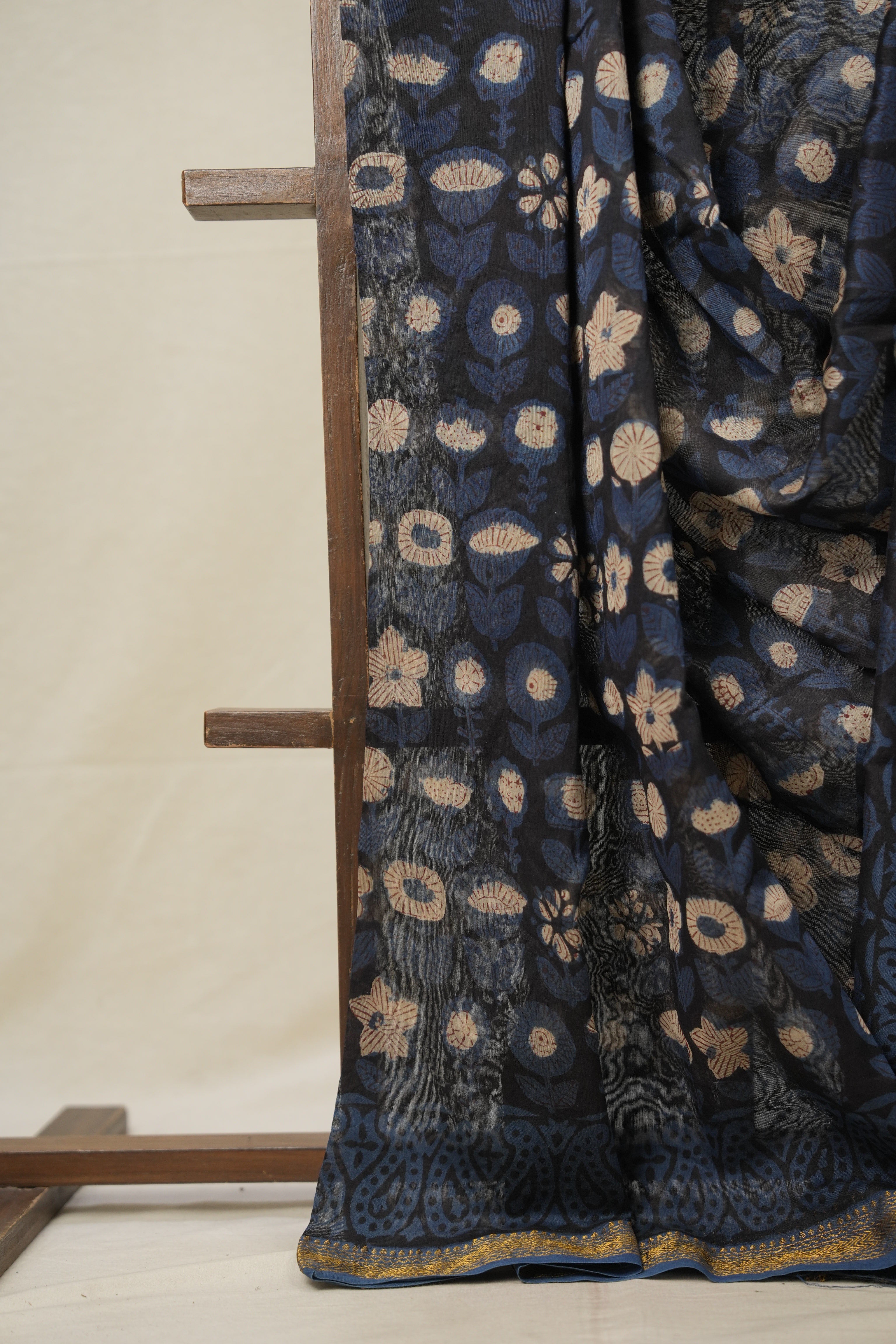 Black HBP Cotton Silk Saree With Maheshwari Border - SRBCSS1281