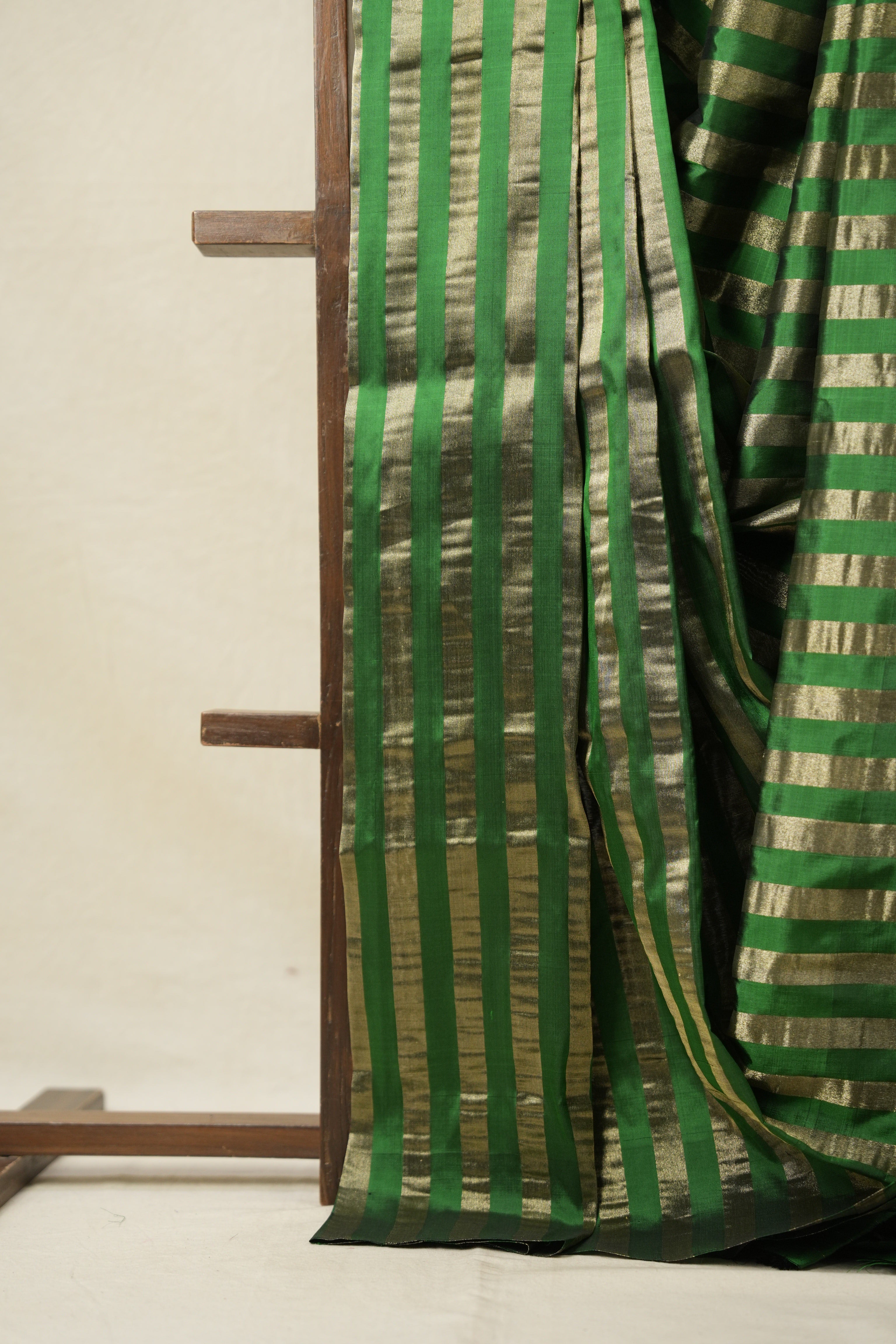 Green Gold Silk Paithani Saree - Saavari - SSGGSPS22