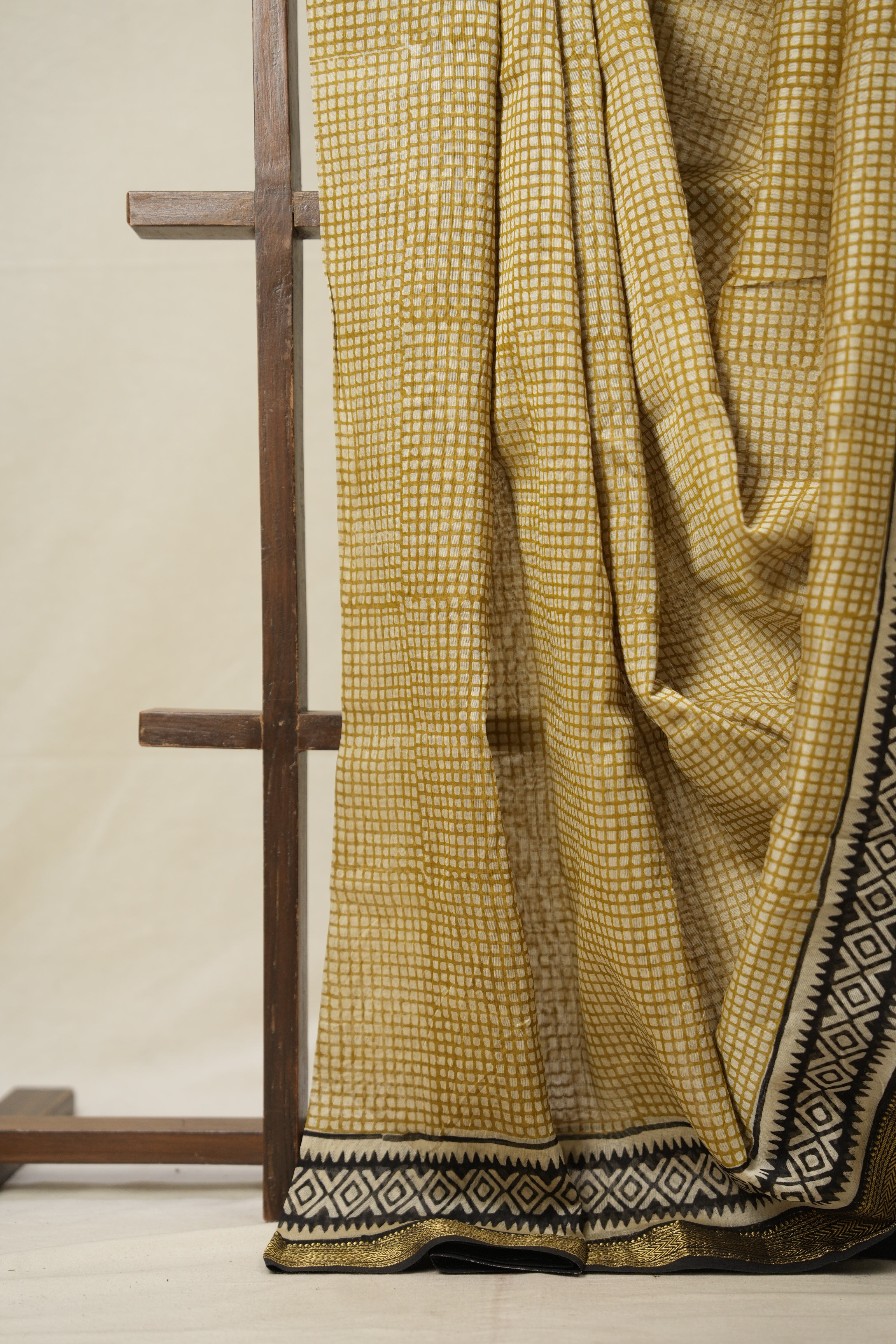 Light Yellow HBP Cotton Silk Saree With Maheshwari Border - SRLYCSS1296