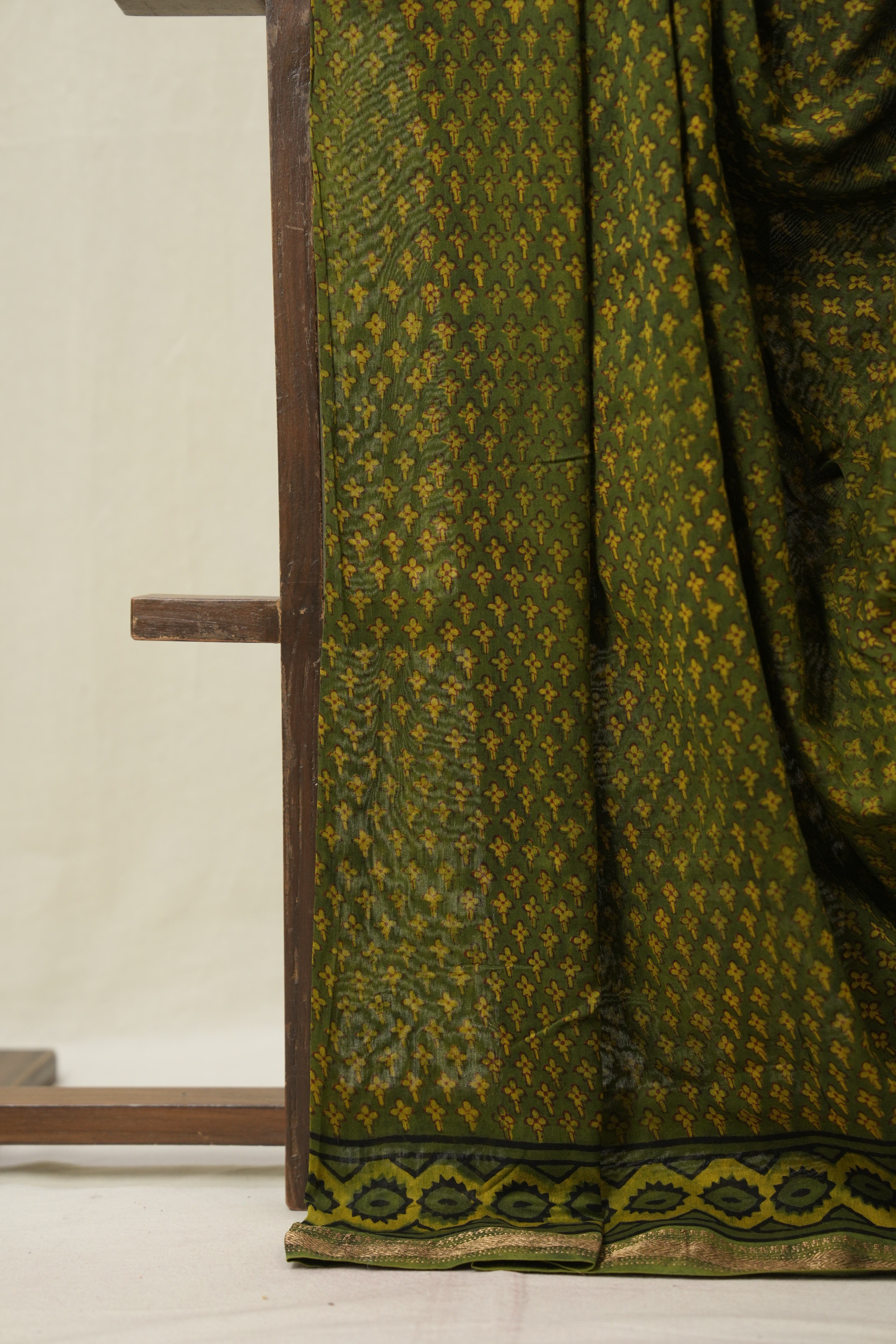 Olive Green HBP Cotton Silk Saree With Maheshwari Border - SROGCSS1608