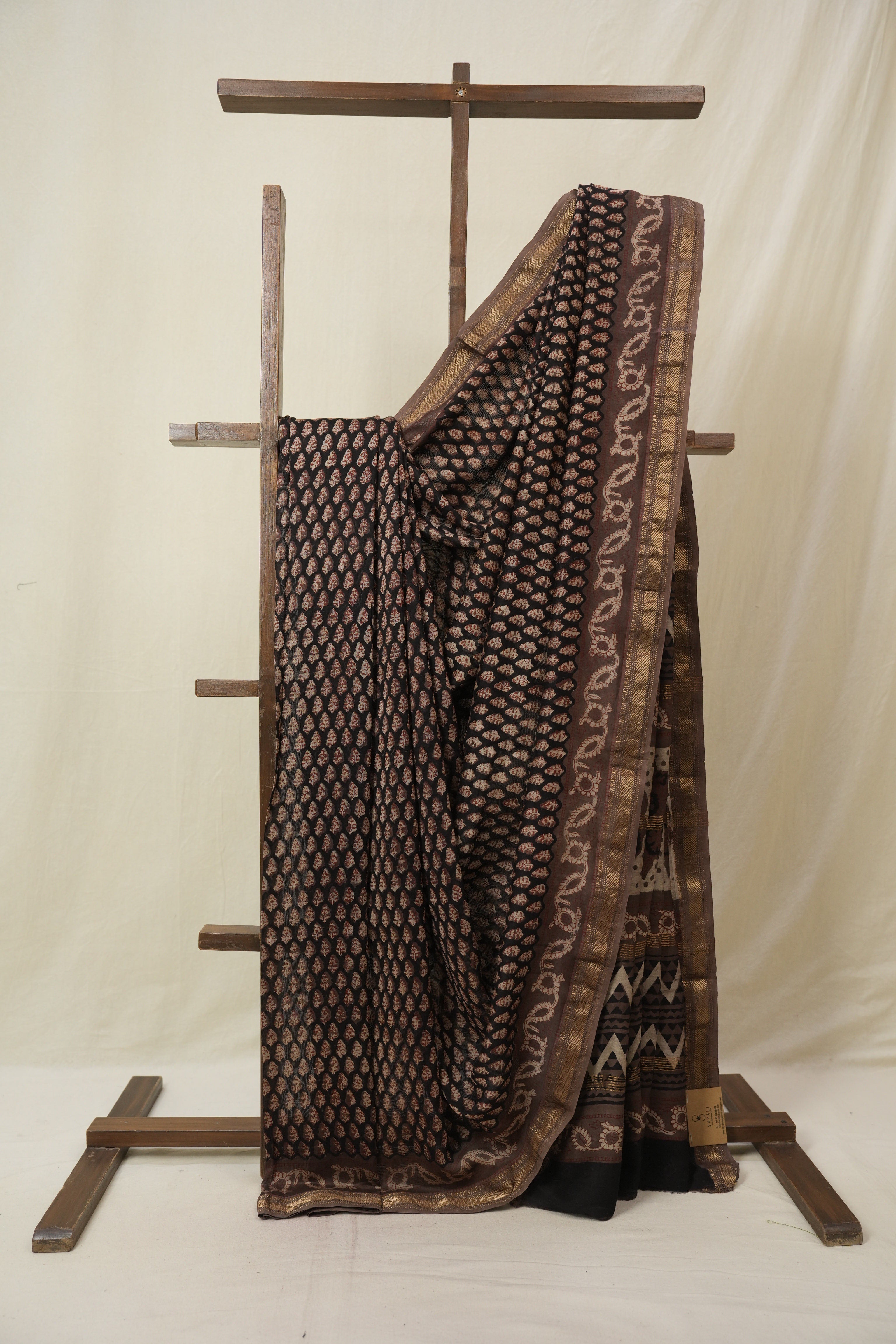 Black HBP Cotton Silk Saree With Maheshwari Border - SRBCSS1611