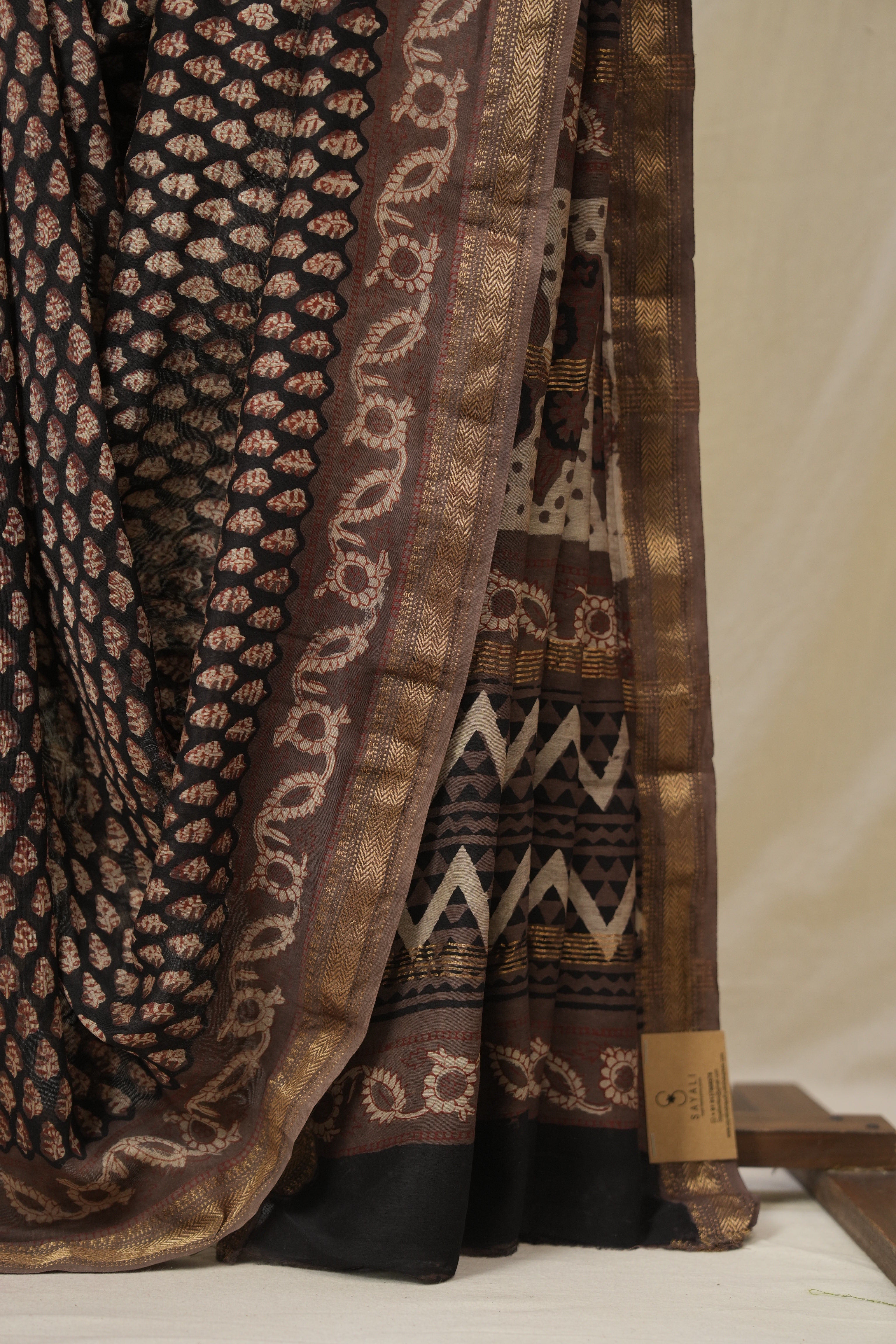 Black HBP Cotton Silk Saree With Maheshwari Border - SRBCSS1611