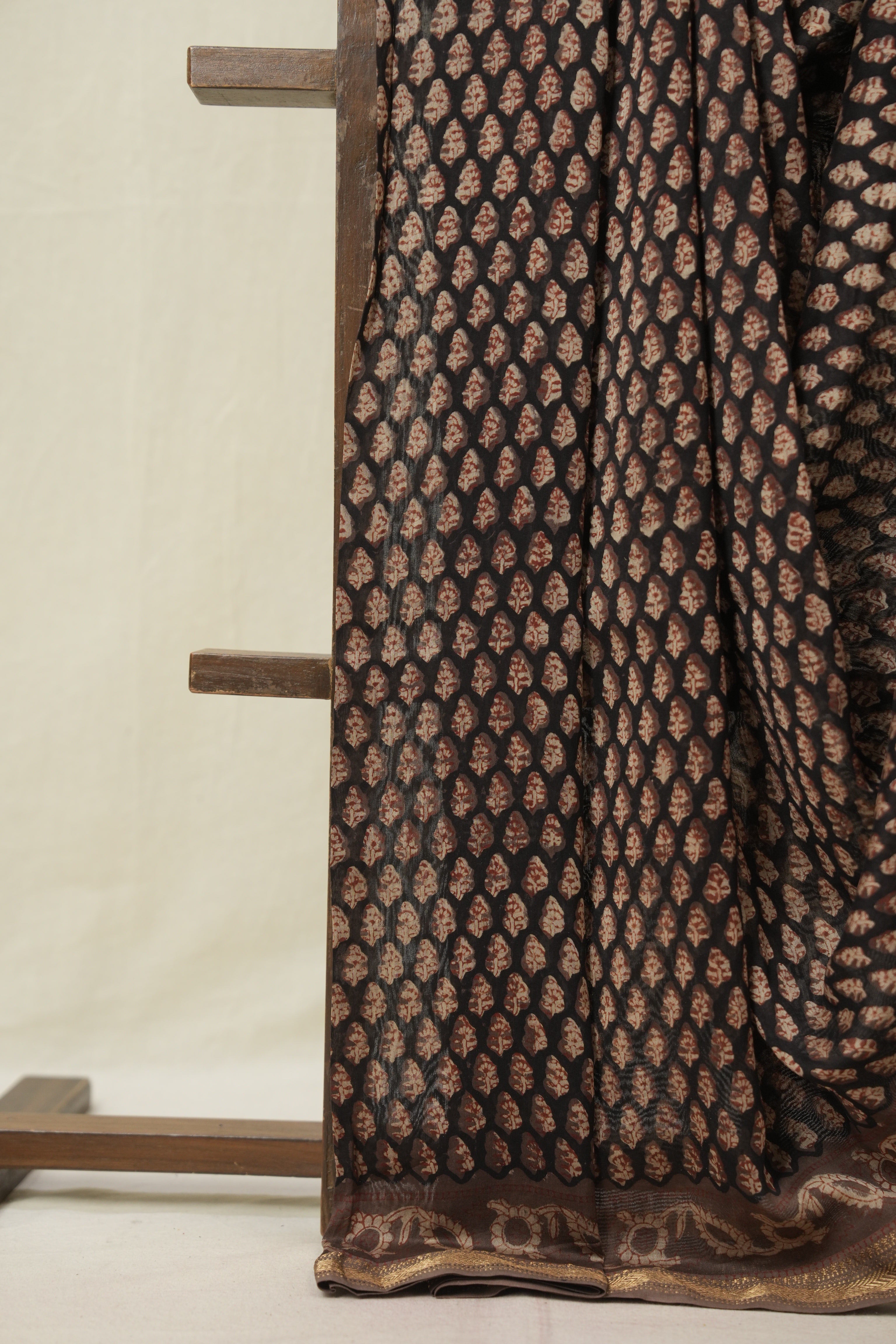 Black HBP Cotton Silk Saree With Maheshwari Border - SRBCSS1611