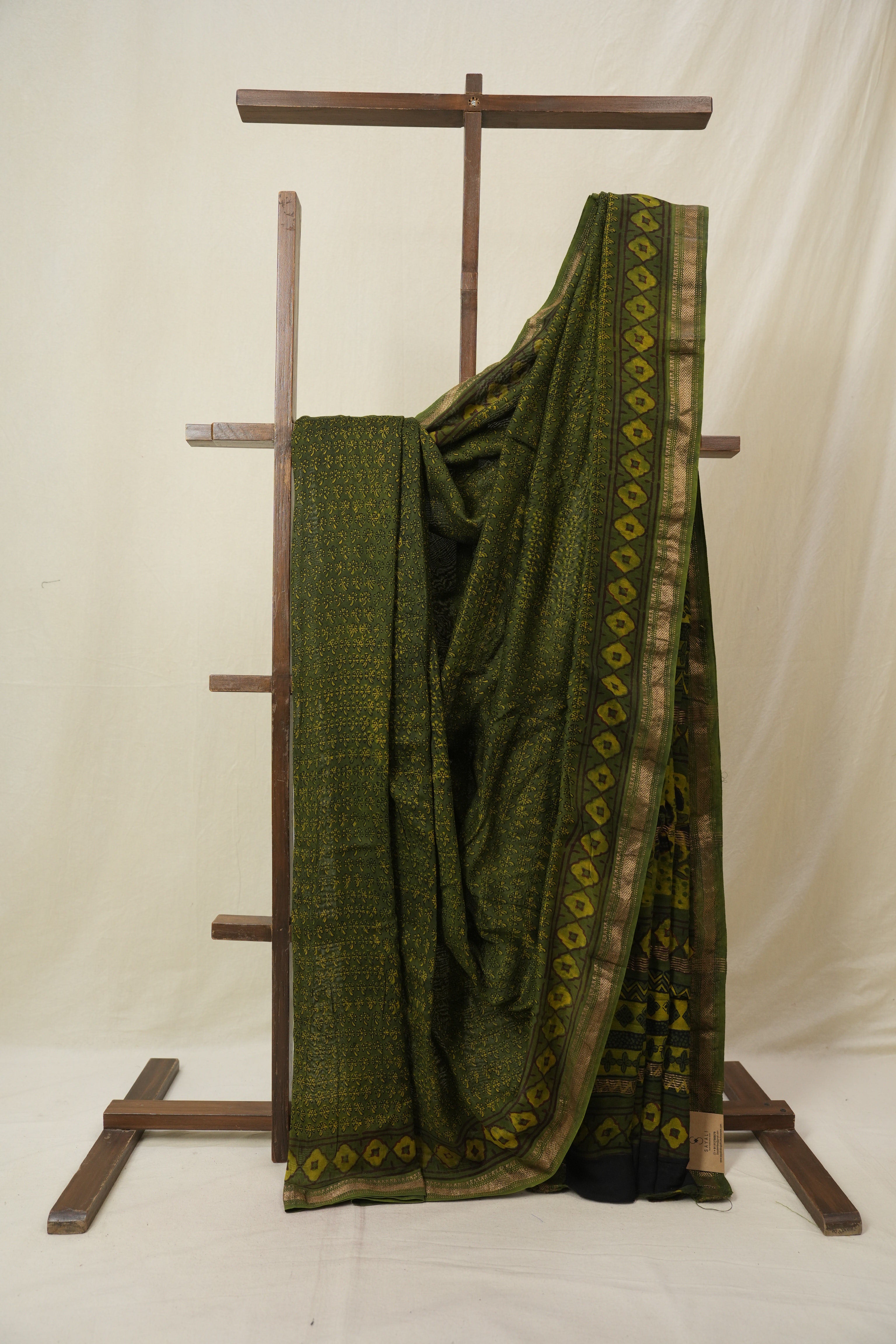 Mehendi Green HBP Cotton Silk Saree With Maheshwari Border - SRMGCSS1616