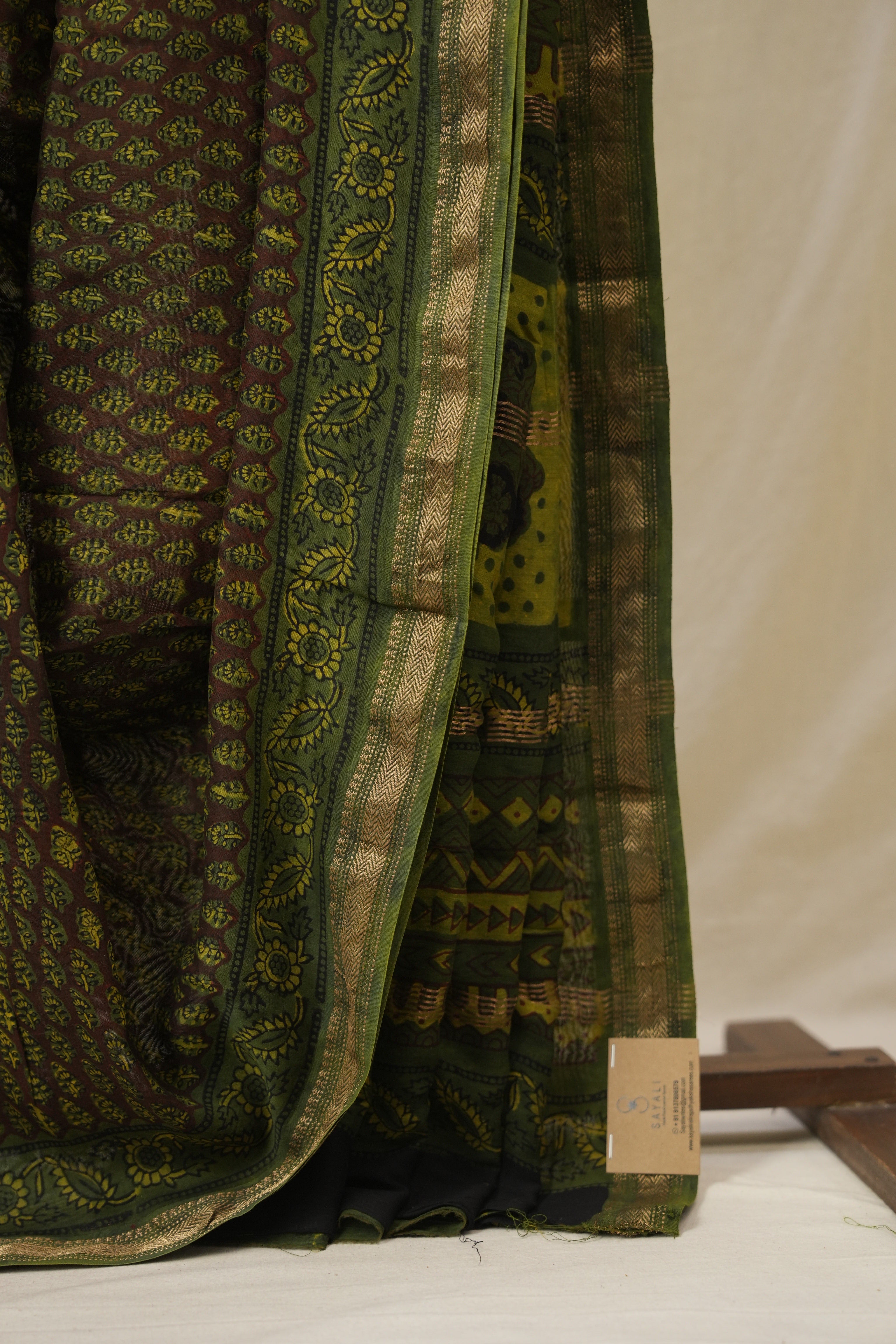 Green HBP Cotton Silk Saree With Maheshwari Border - SRGCSS1614
