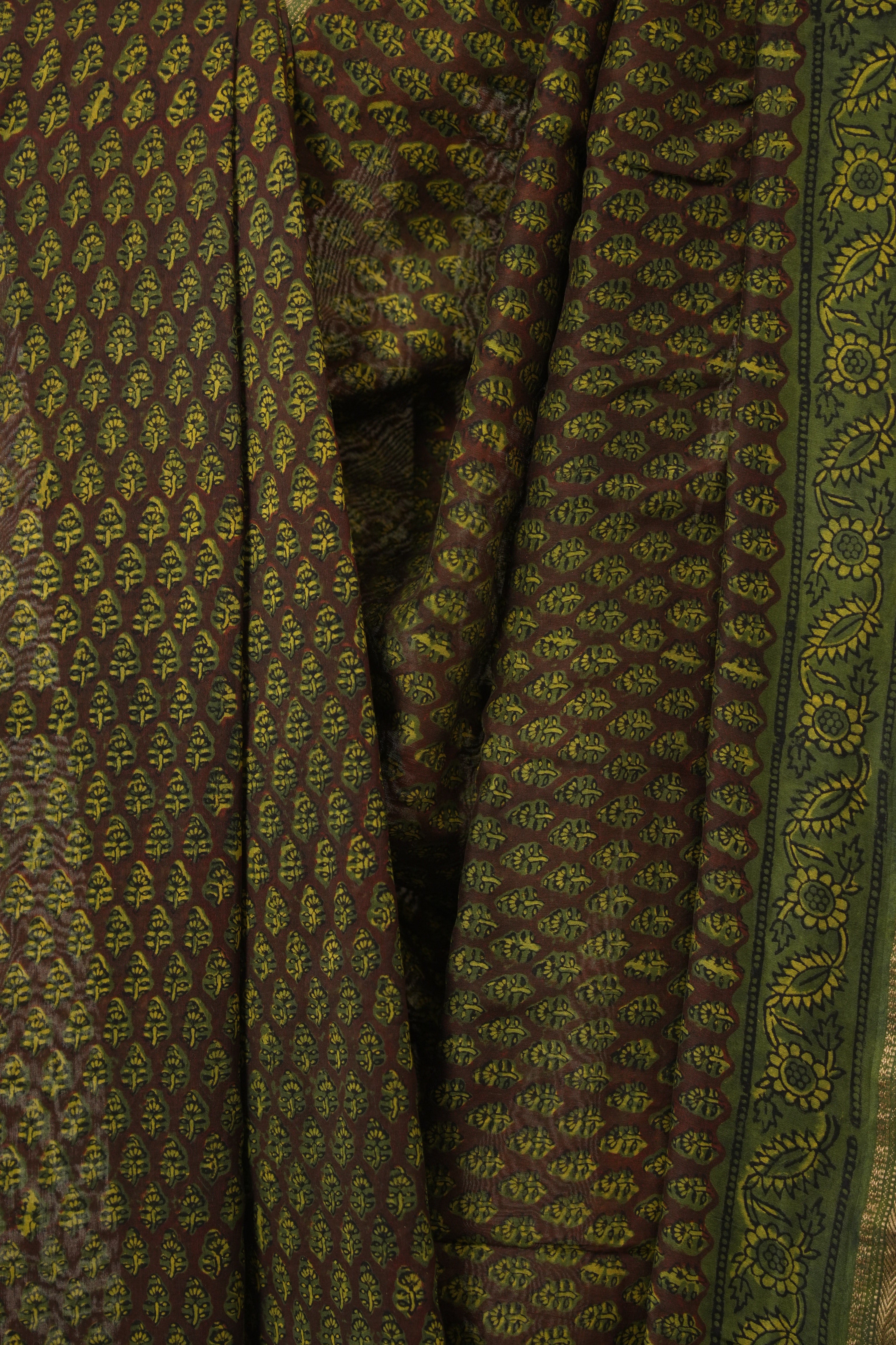 Green HBP Cotton Silk Saree With Maheshwari Border - SRGCSS1614