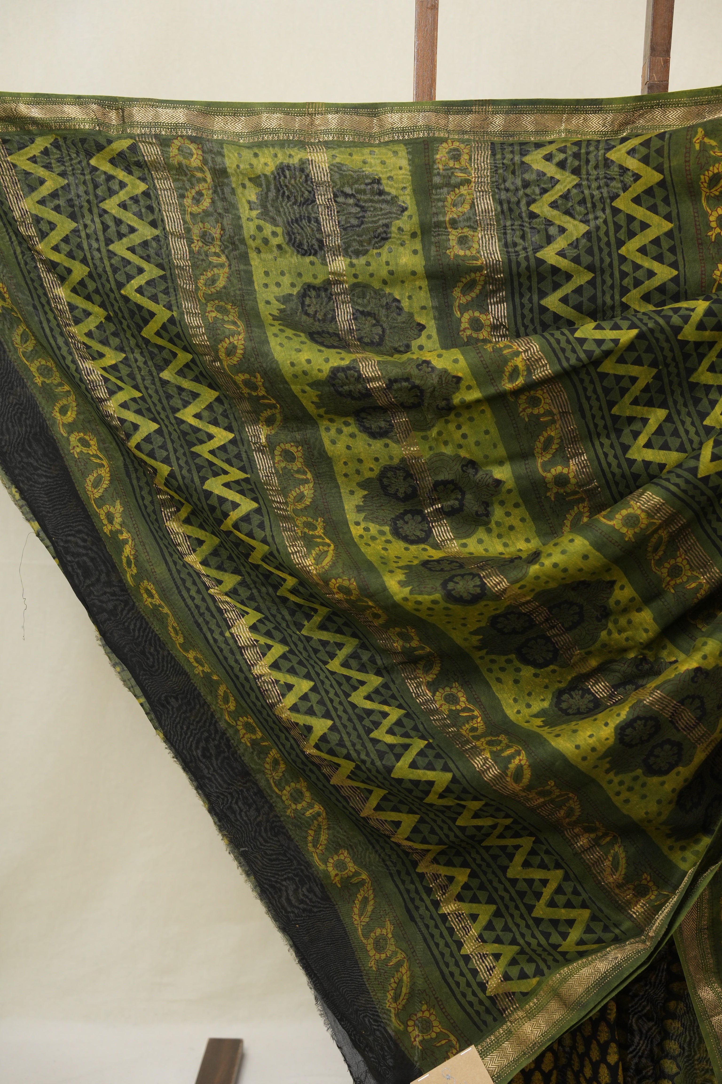 Black HBP Cotton Silk Saree With Maheshwari Border - SRBCSS1615