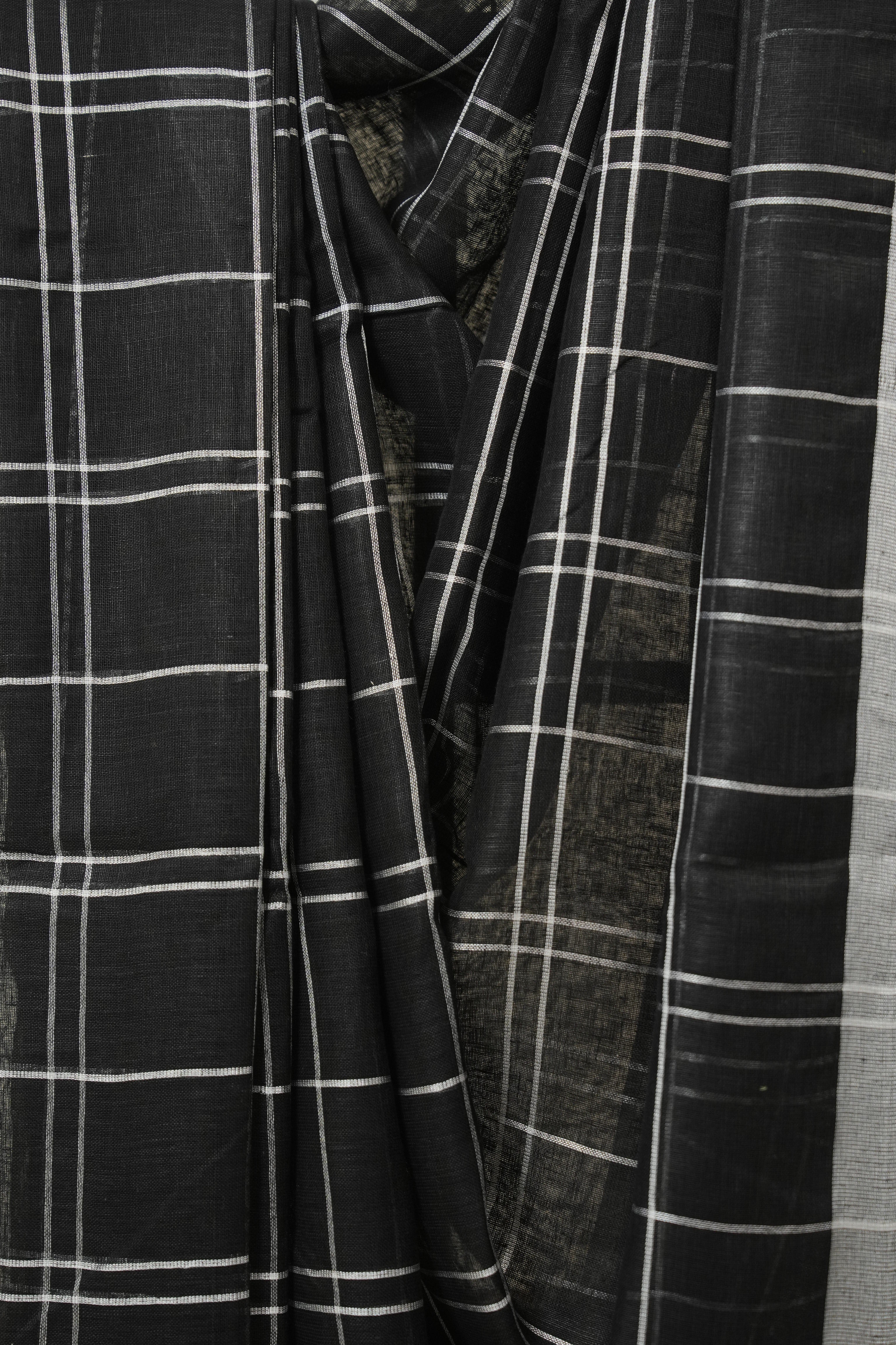 Black Linen Saree With Tassels - SRBLS504