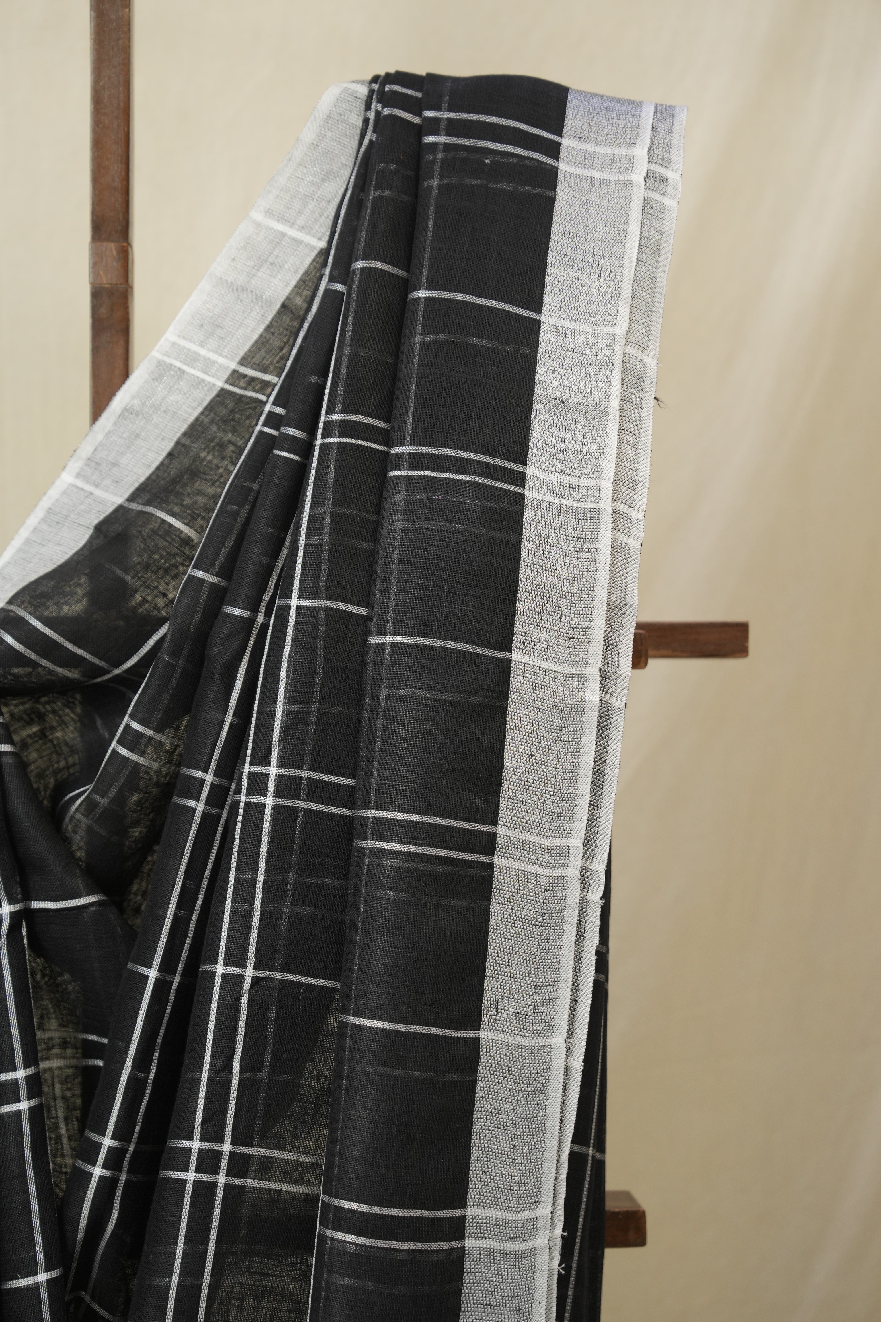 Black Linen Saree With Tassels - SRBLS504