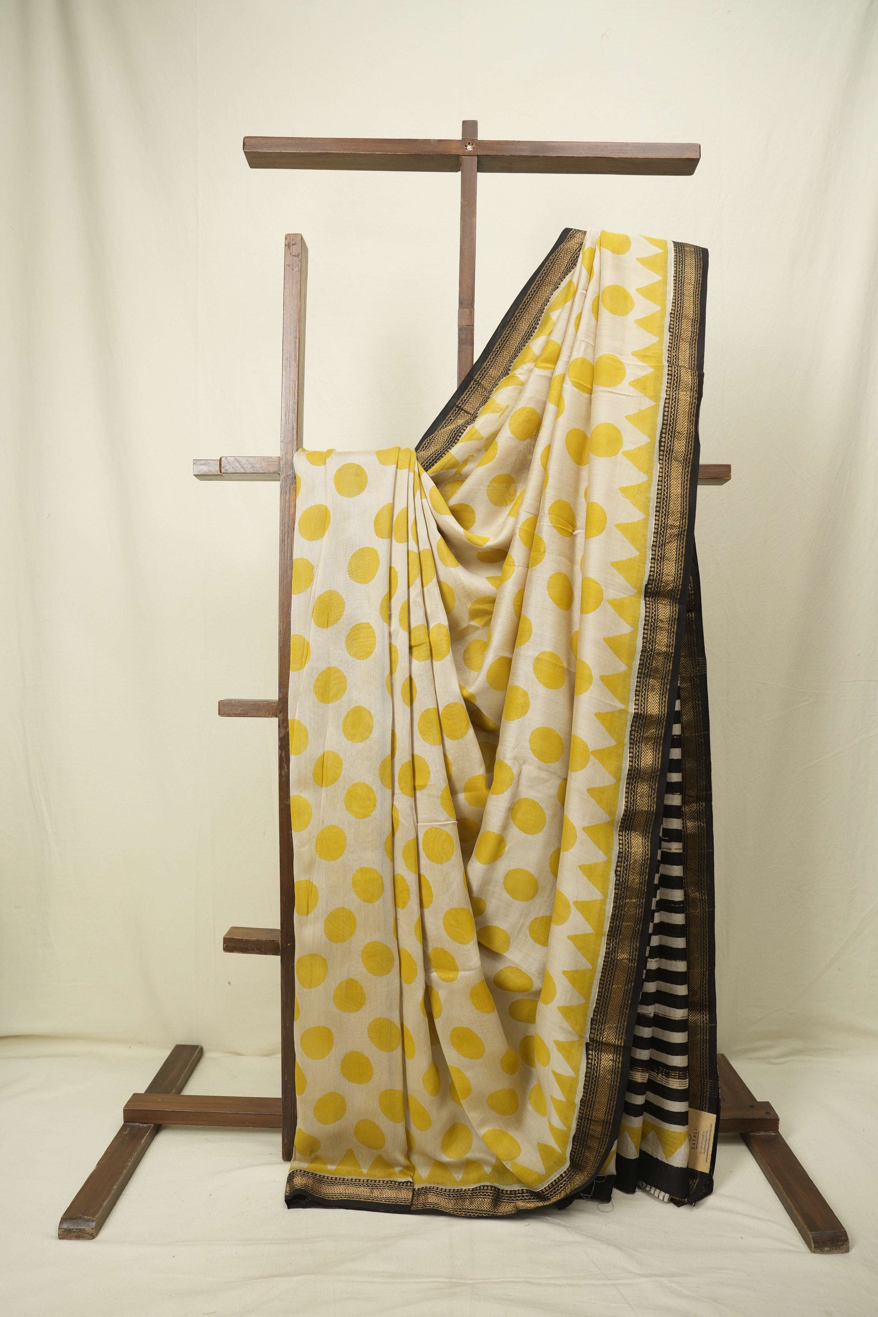 Off White HBP Cotton Silk Saree With Maheshwari Border - SRWCSS1729