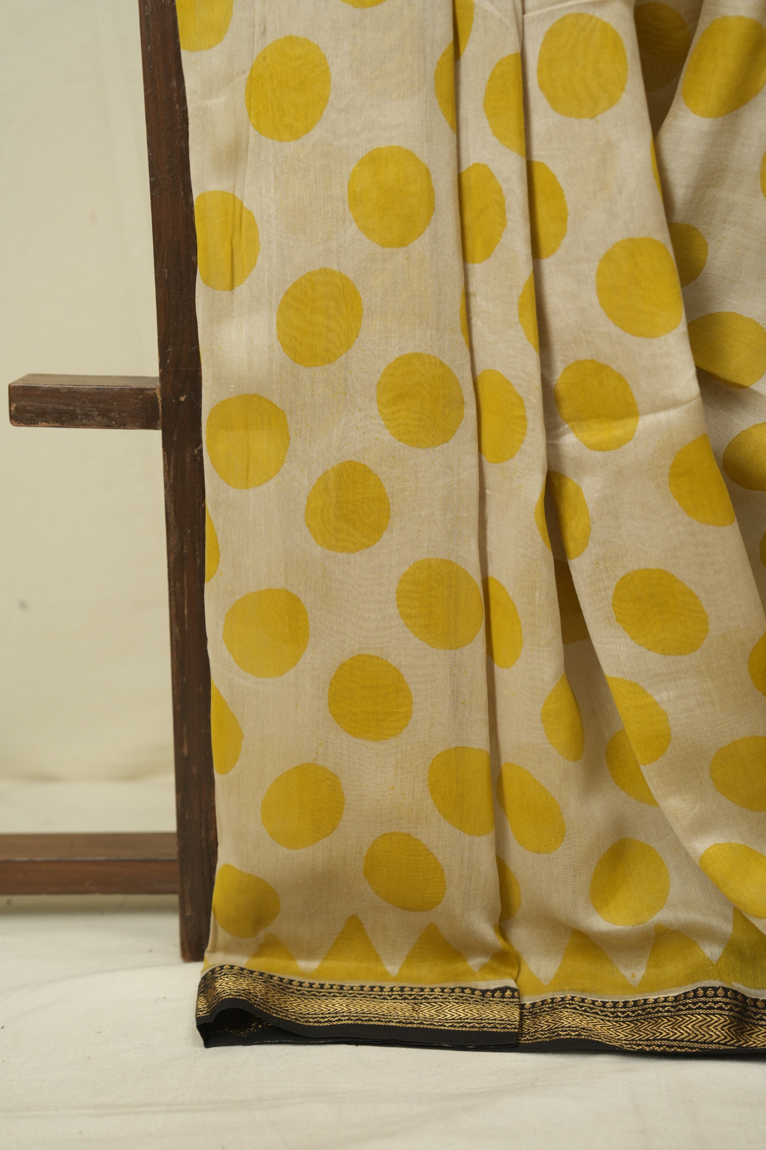 Off White HBP Cotton Silk Saree With Maheshwari Border - SRWCSS1729