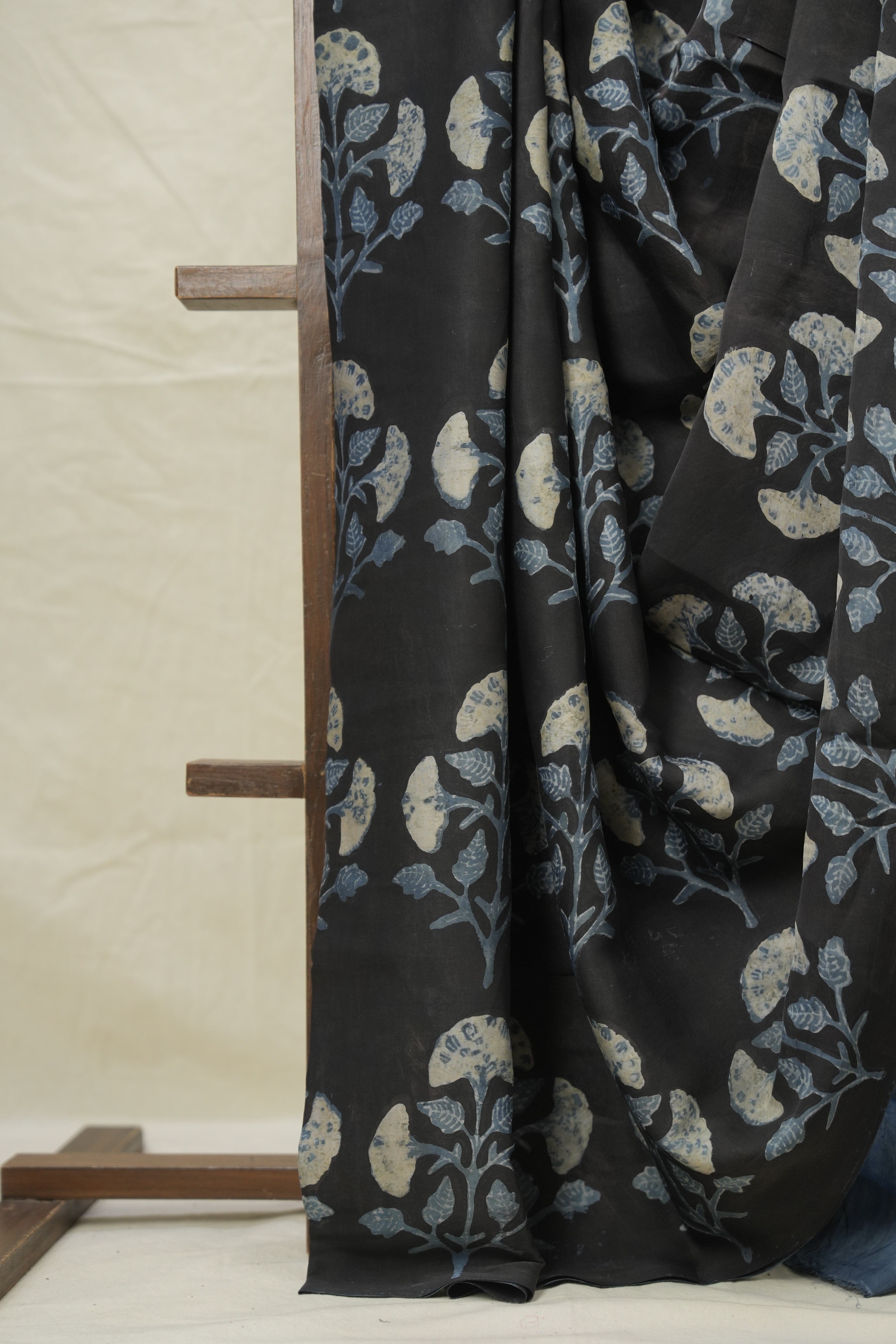 Black HBP Modal Silk Saree - SRBMSS550