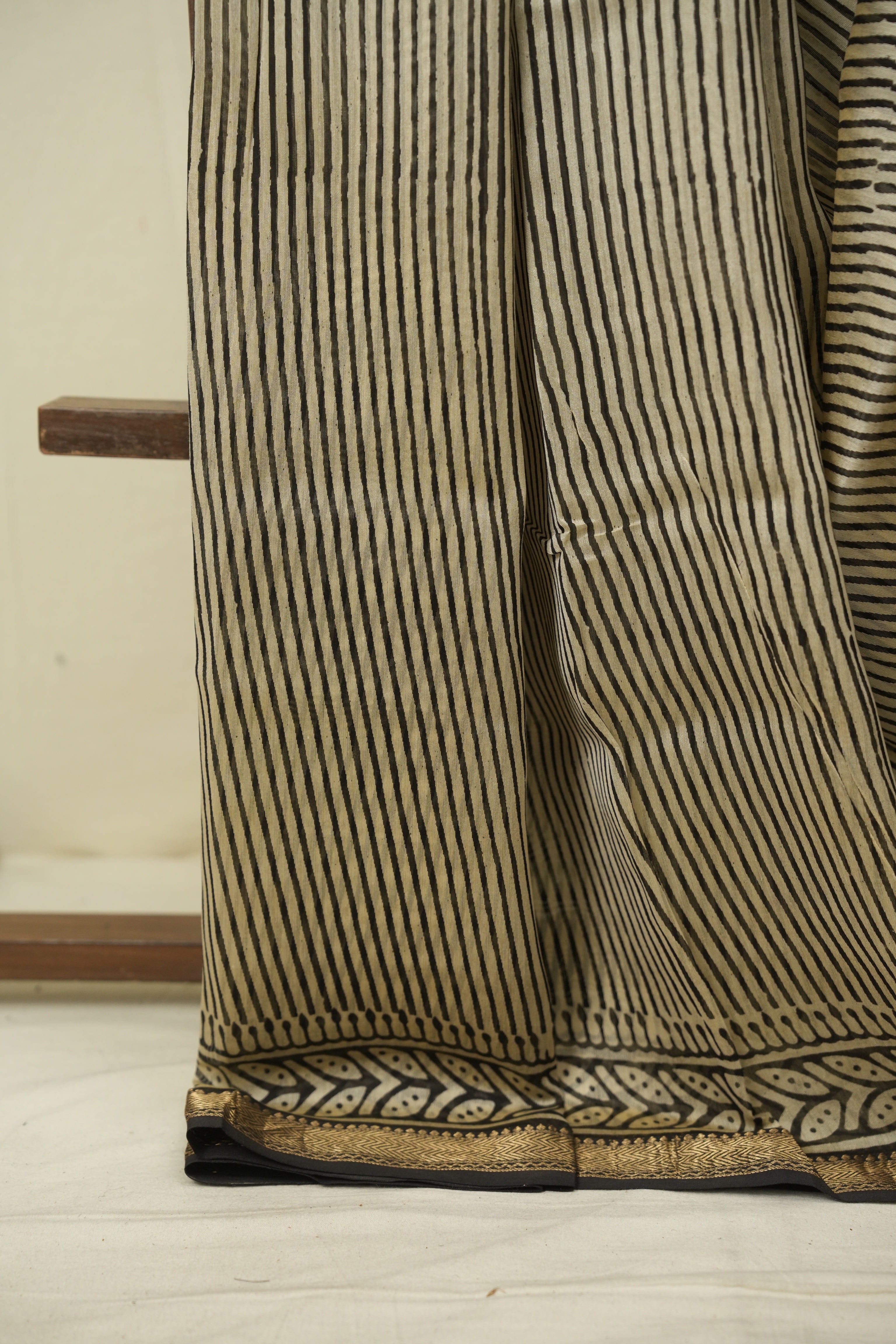 Cream HBP Cotton Silk Saree With Maheshwari Border - SRCCSS1726