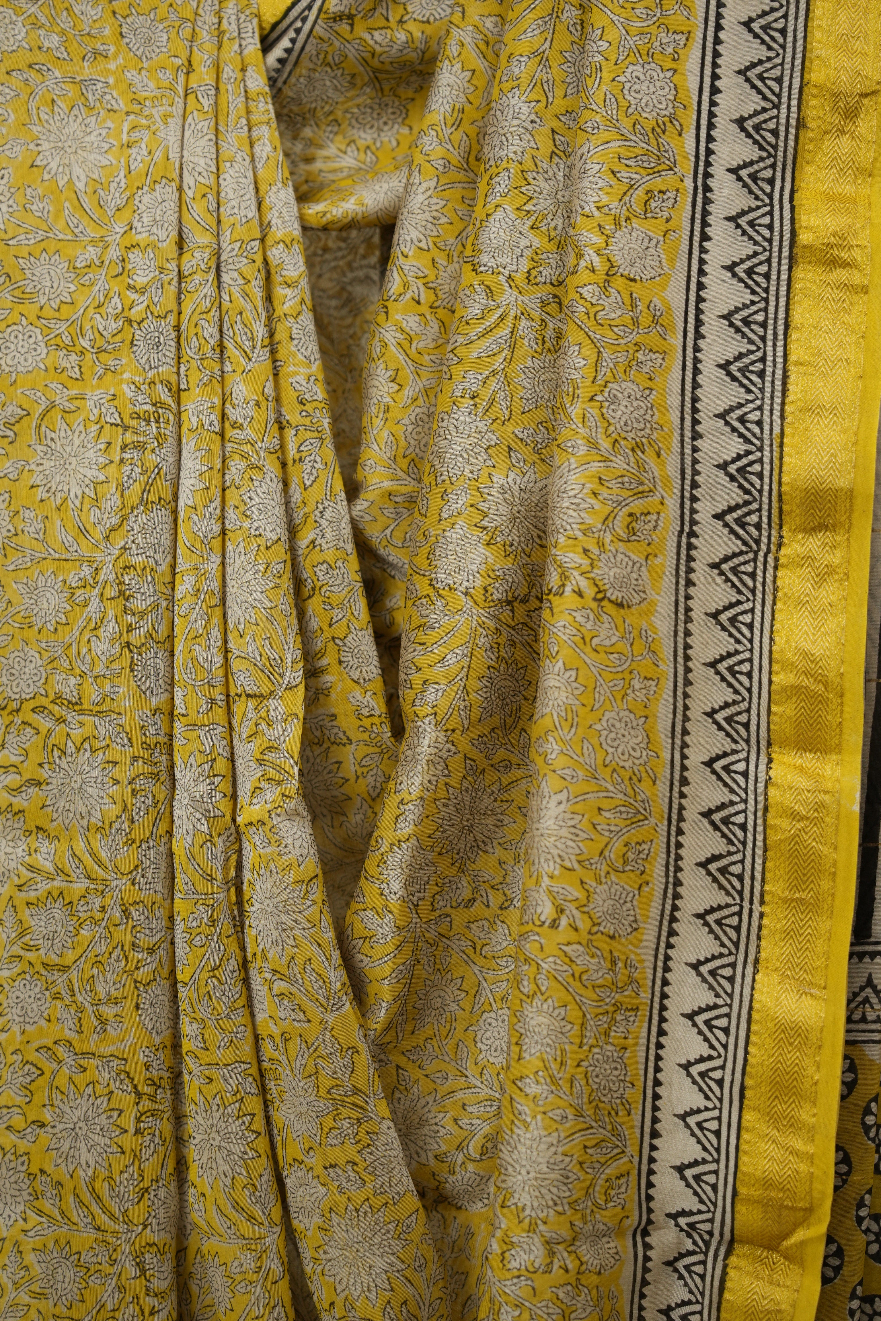 Yellow HBP Cotton Silk Saree With Maheshwari Border - SRYCSS1534