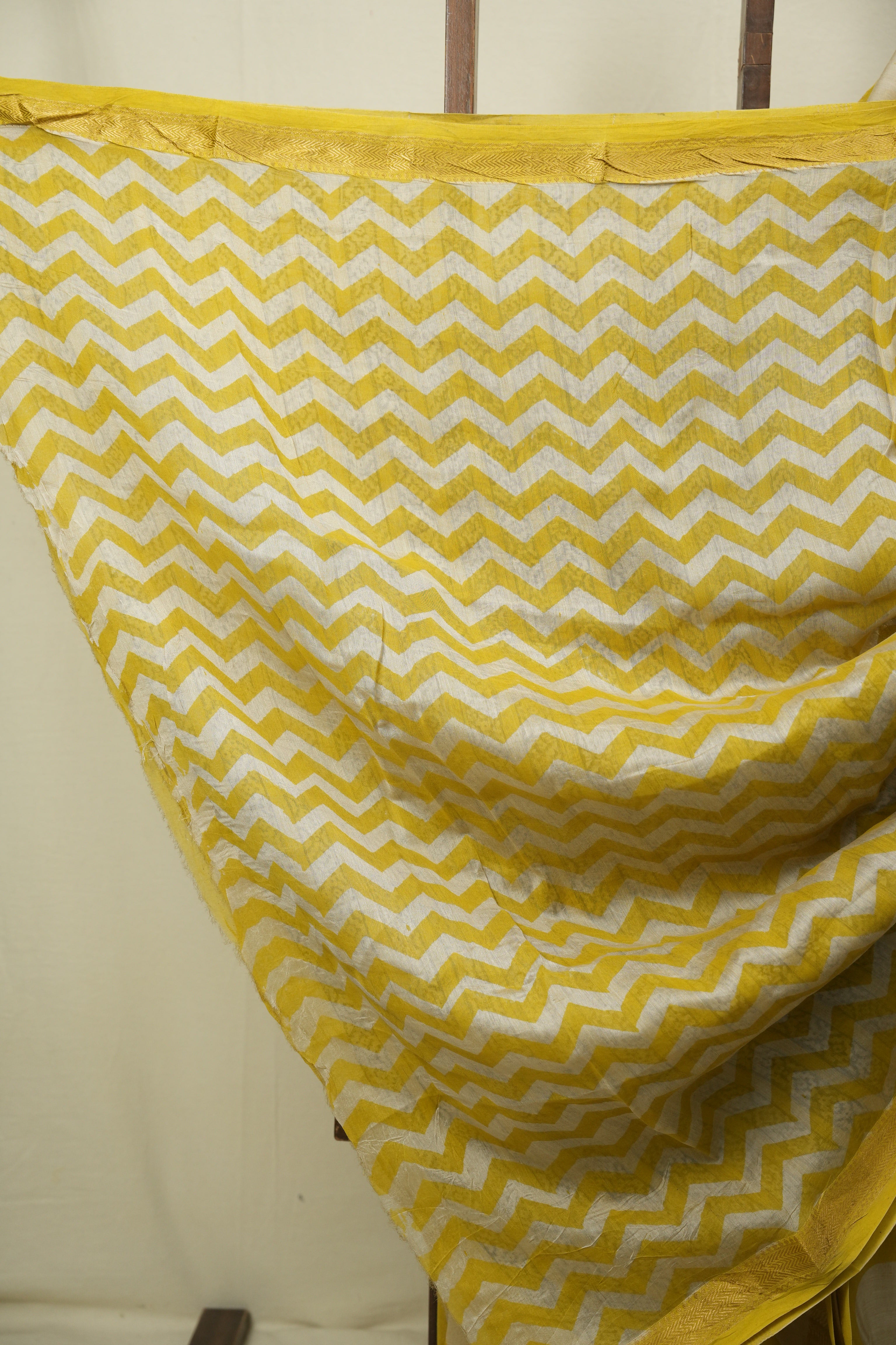 Yellow HBP Cotton Silk Saree With Maheshwari Border - SRYCSS1730
