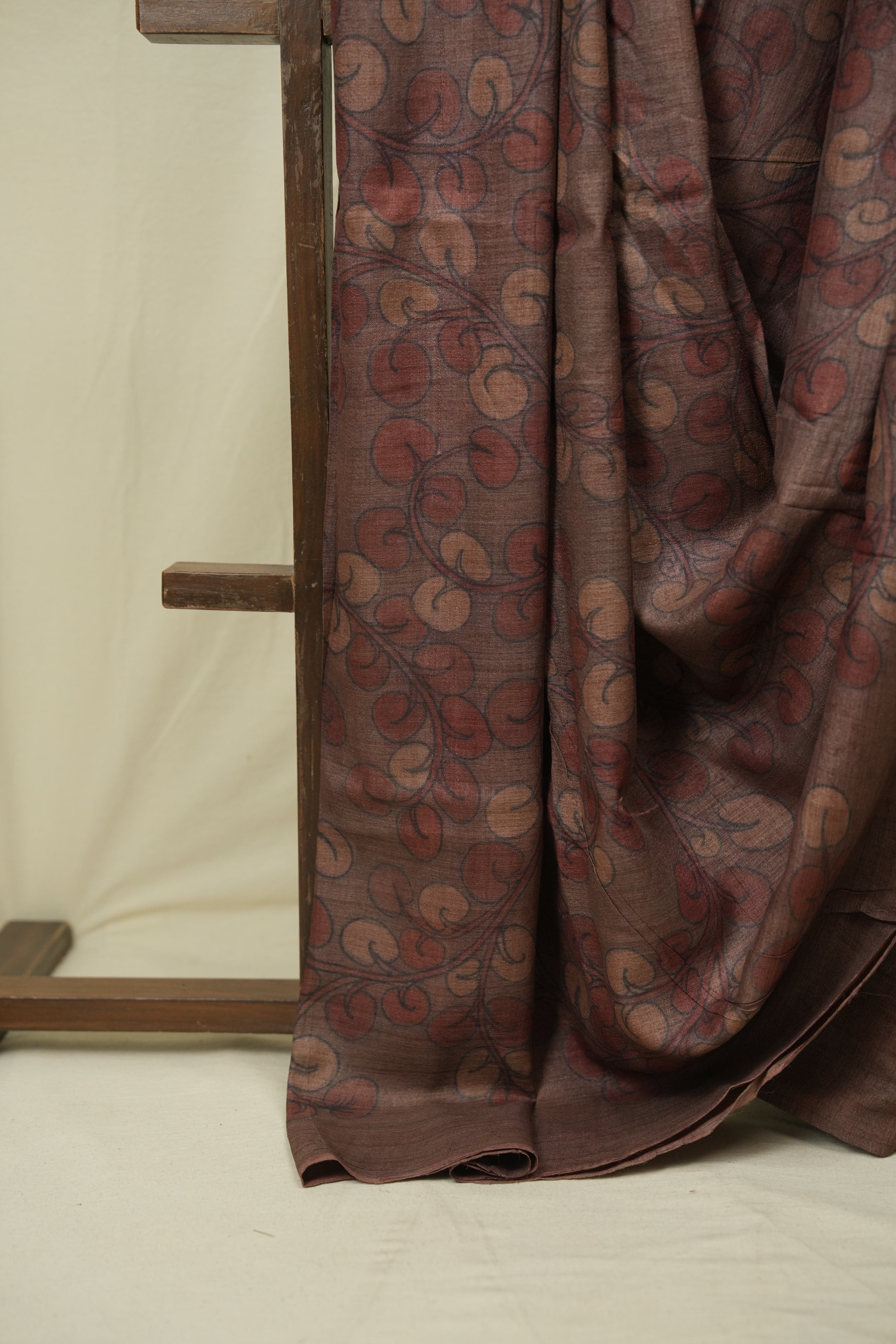 Mauve Brown Kalamkari Tussar Silk Saree - SRMBKTSS49