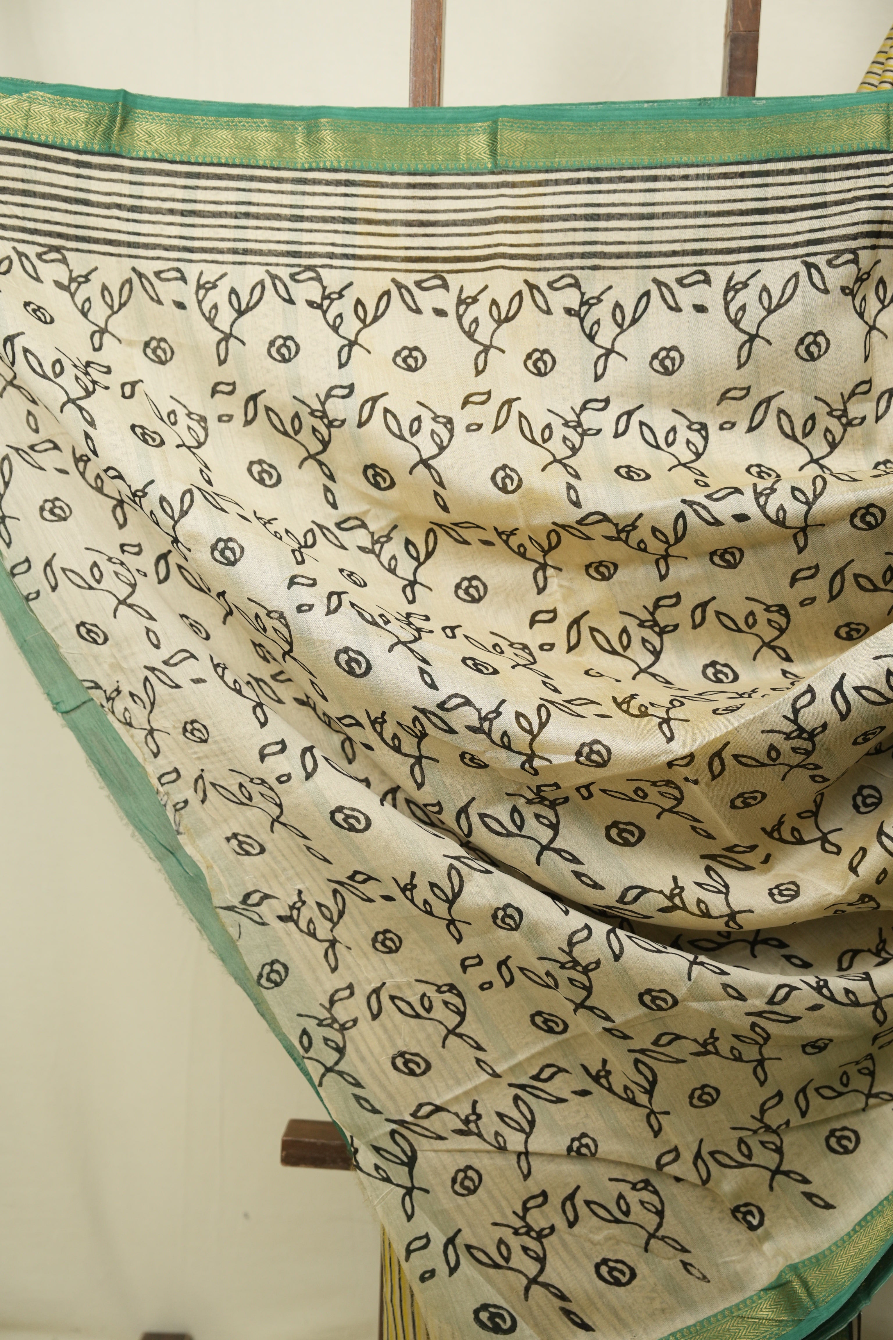 Cream HBP Cotton Silk Saree With Maheshwari Border - SRCCSS1733