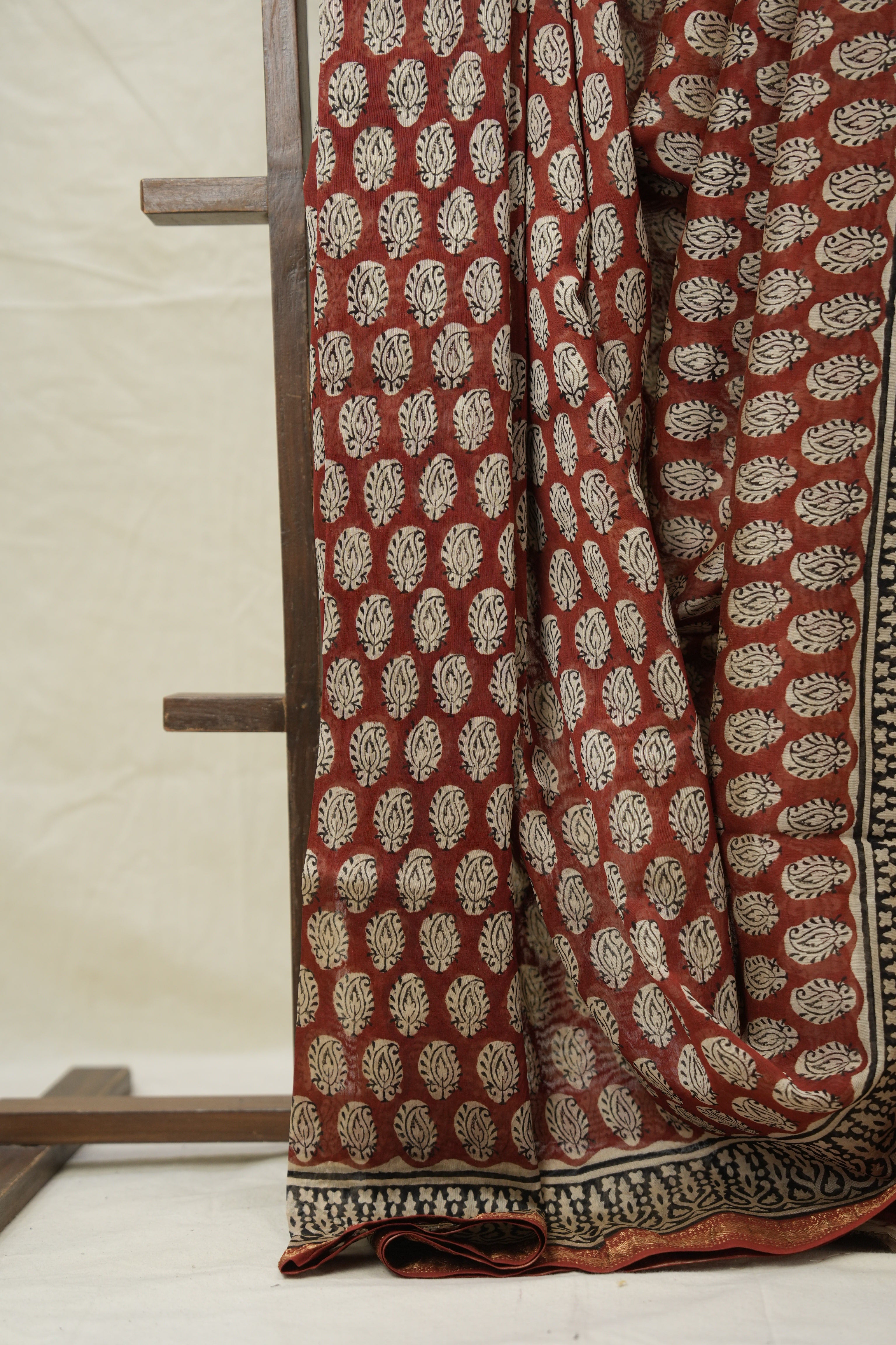 Maroon HBP Cotton Silk Saree With Maheshwari Border - SRMCSS1530