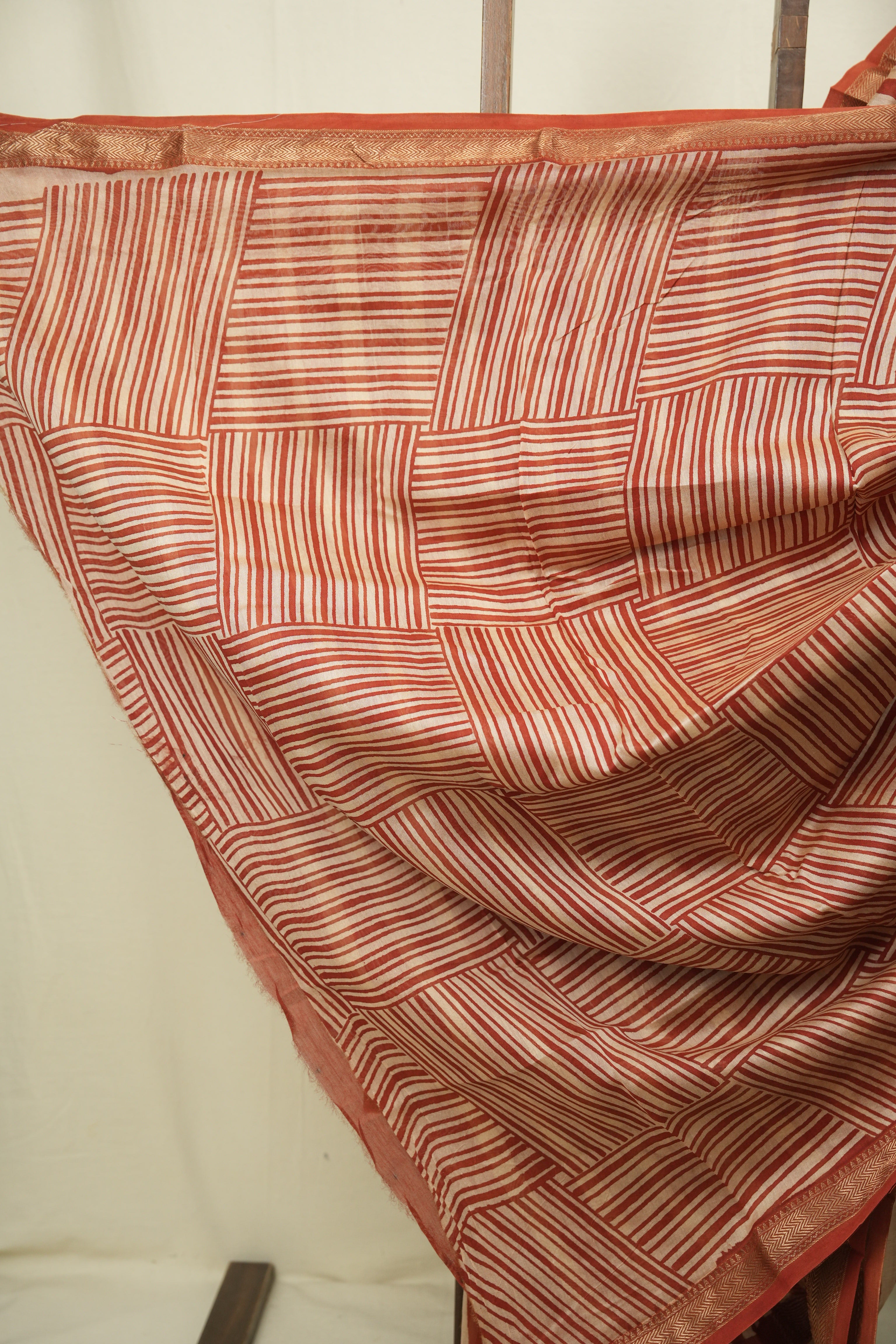Red HBP Cotton Silk Saree With Maheshwari Border - SRRCSS1720