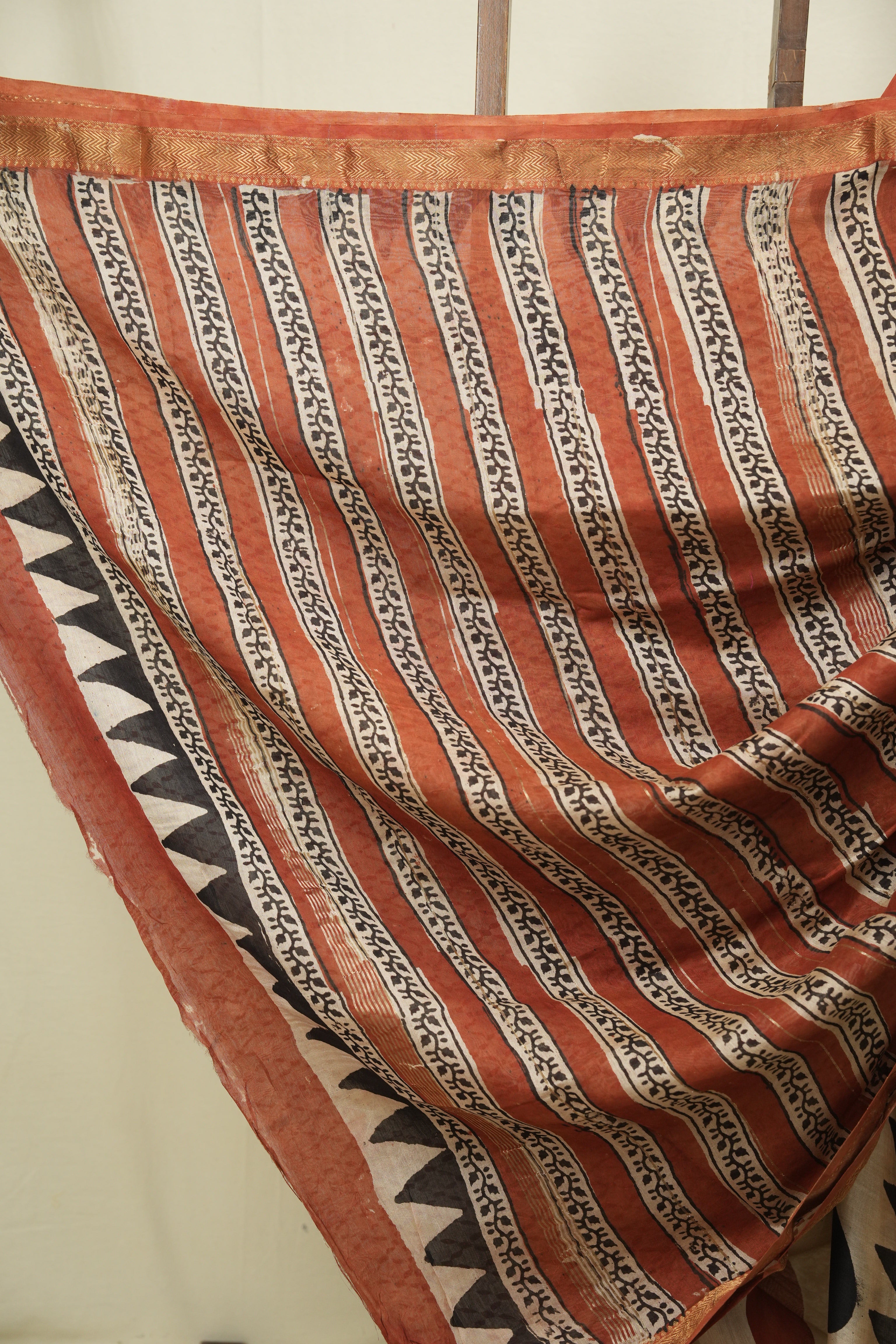 Cream HBP Cotton Silk Saree With Maheshwari Border - SRCCSS1719