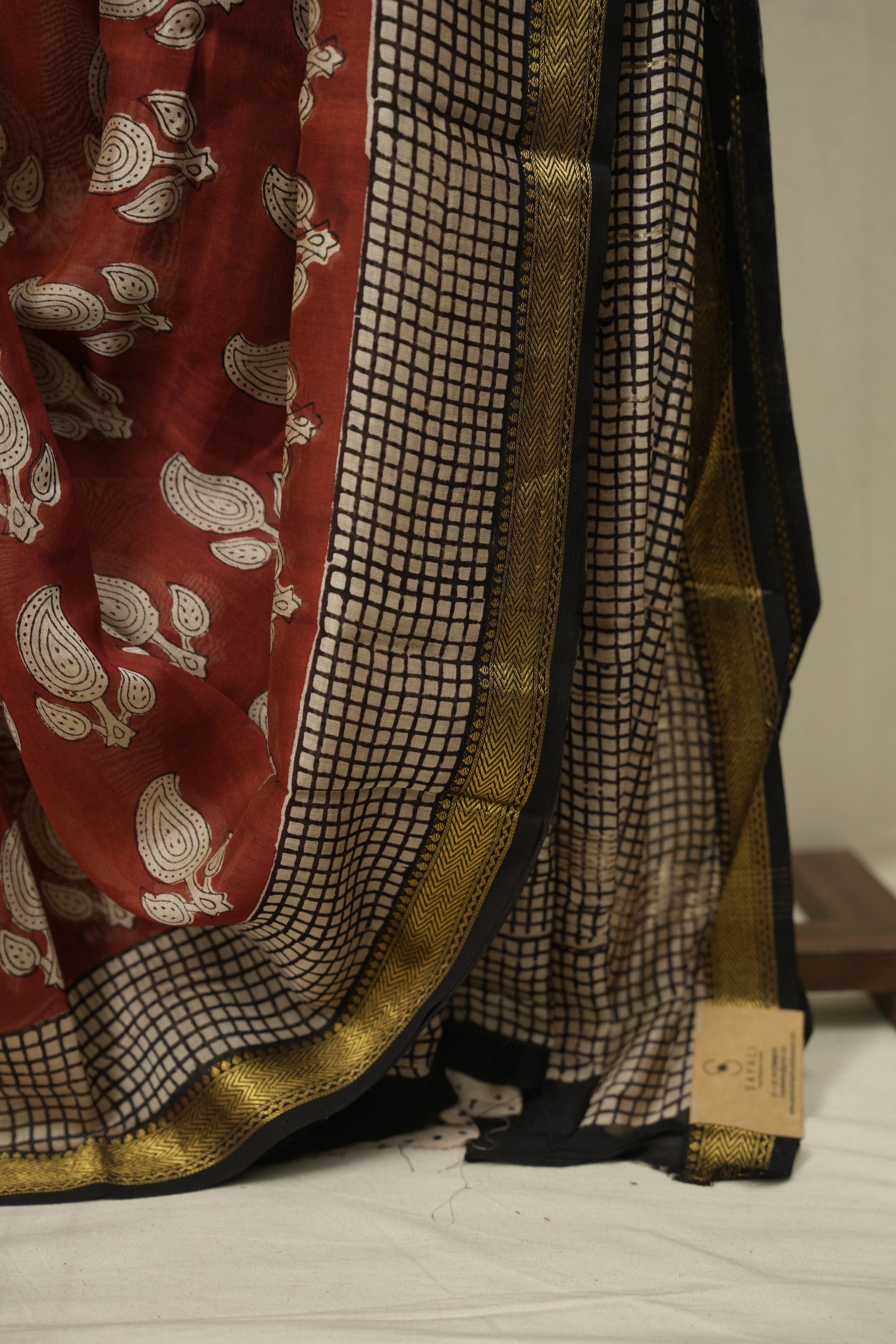 Red HBP Cotton Silk Saree With Maheshwari Border - SRRCSS1724