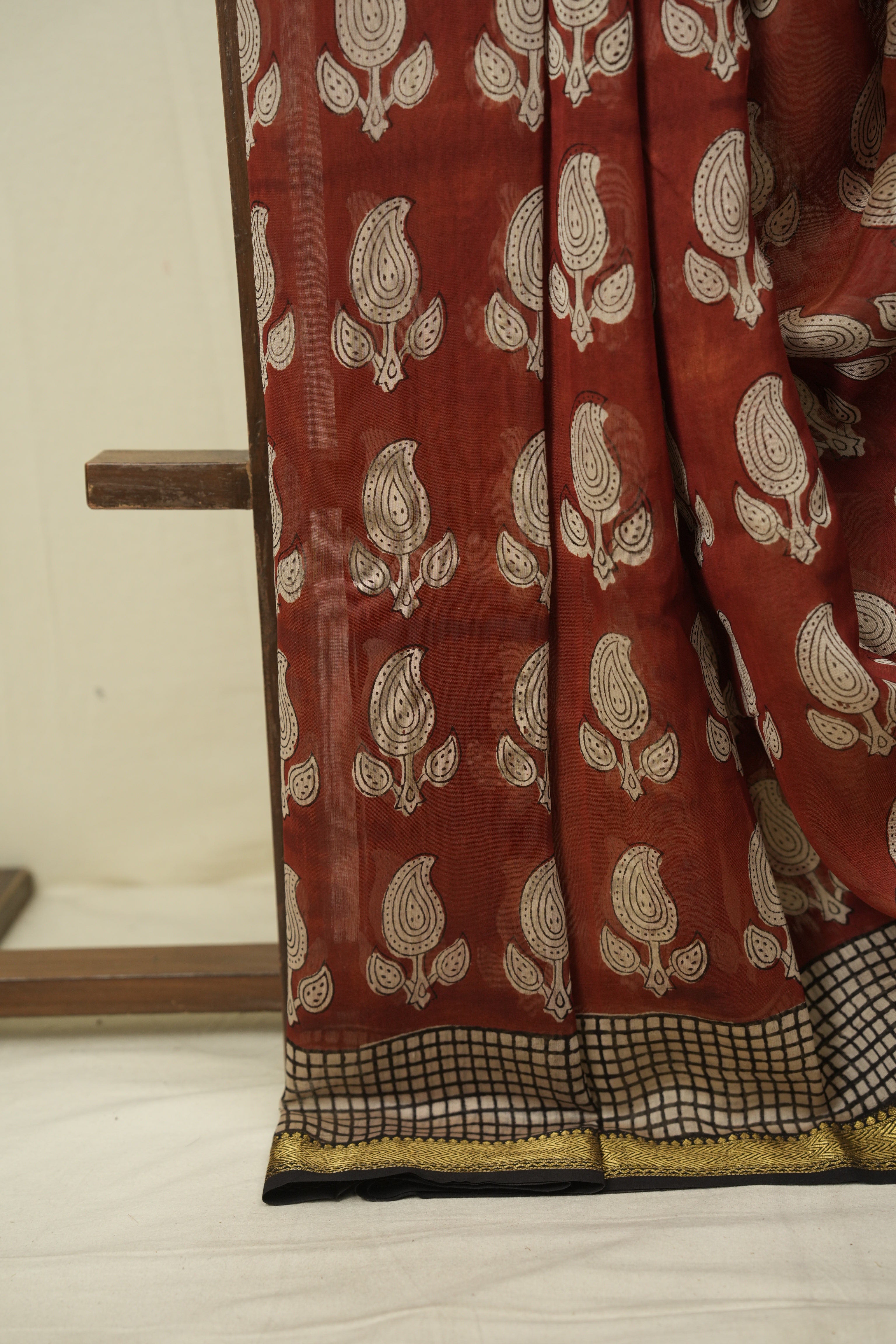Red HBP Cotton Silk Saree With Maheshwari Border - SRRCSS1724