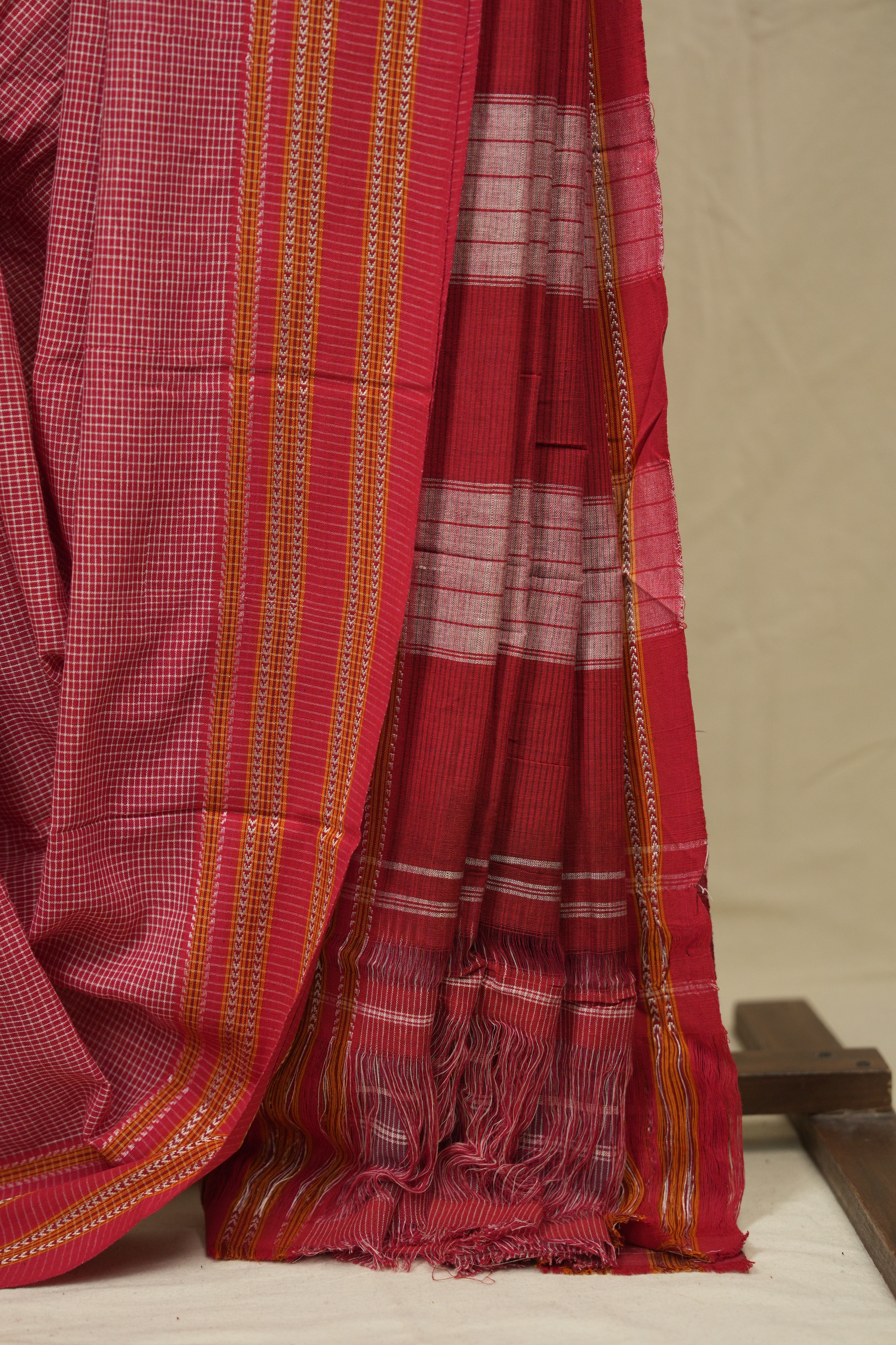 Red Small Checks Cotton Patteda Anchu Saree - SRRSCPAS353