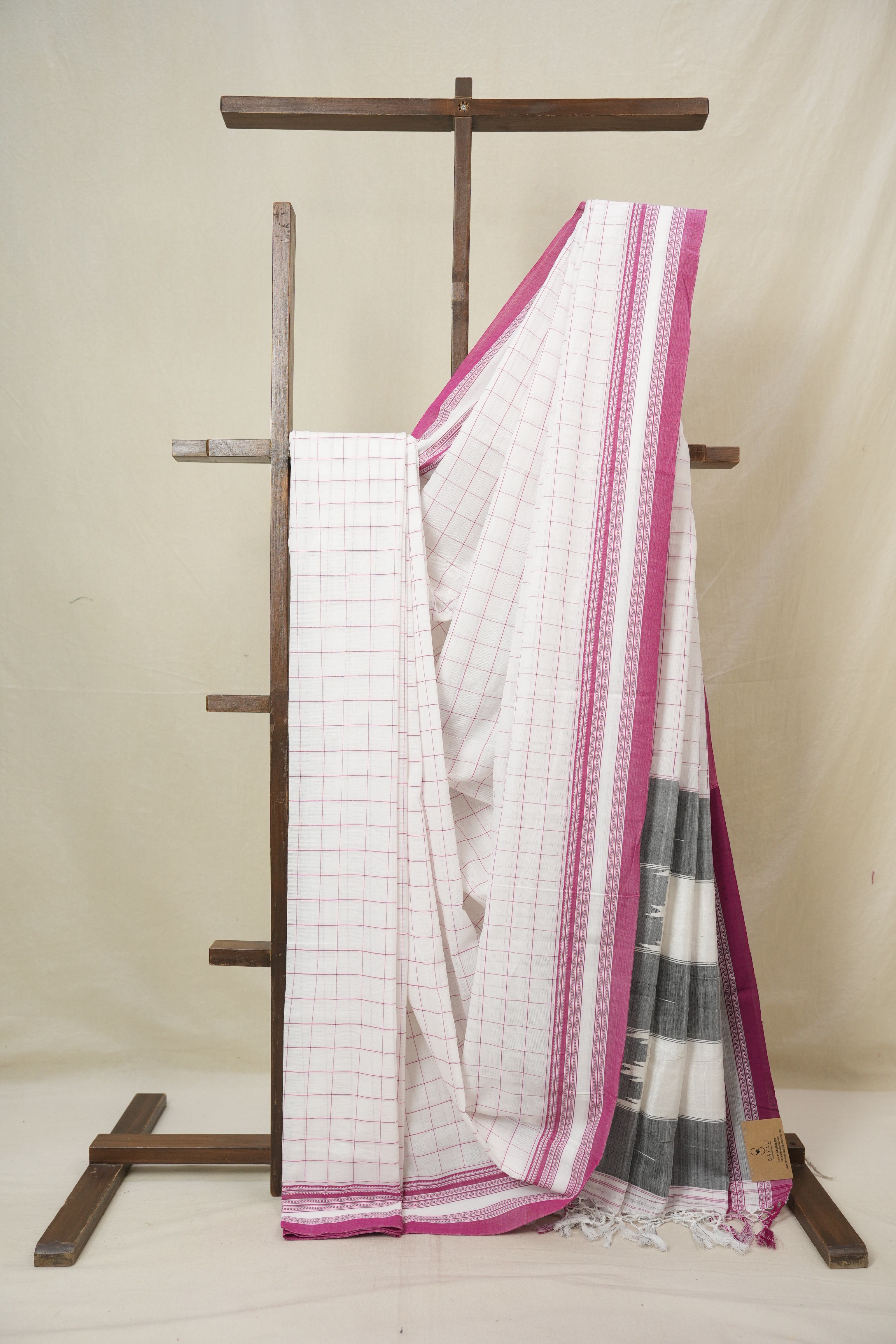White Cotton Ilkal Saree - SRWCIS921