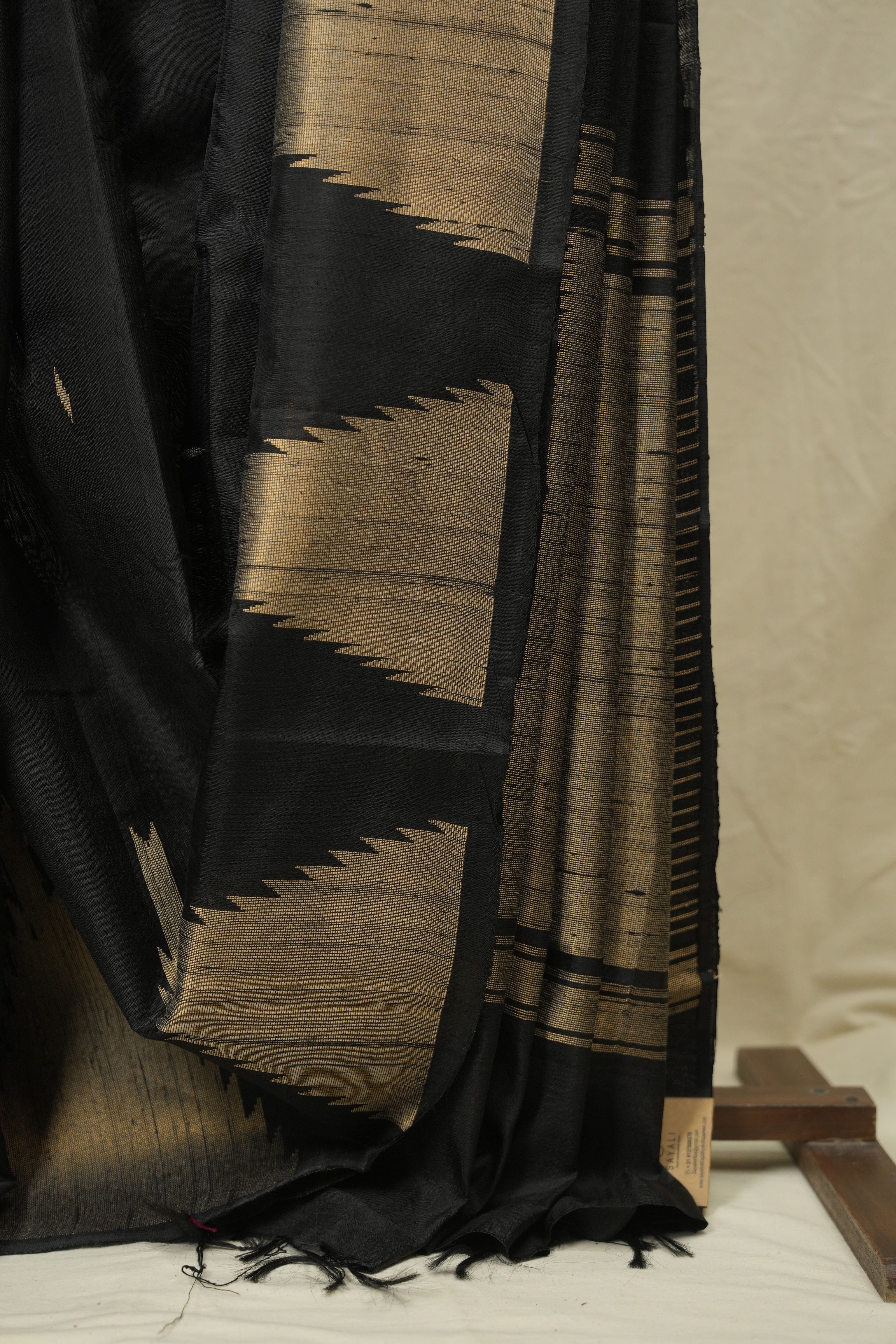Black Raw Silk Saree - SRBRSS1015