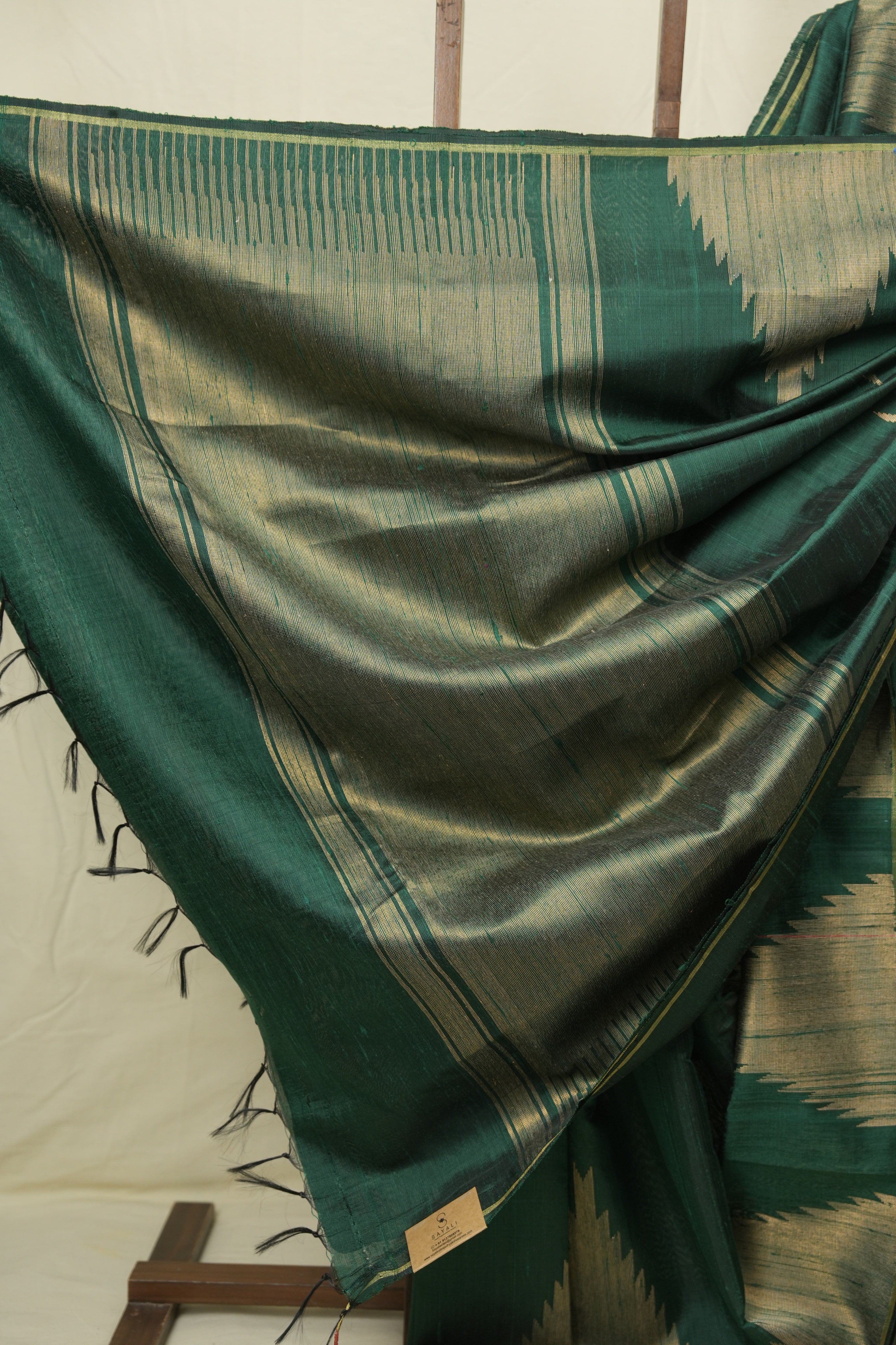 Green Raw Silk Saree - SRGRSS1008