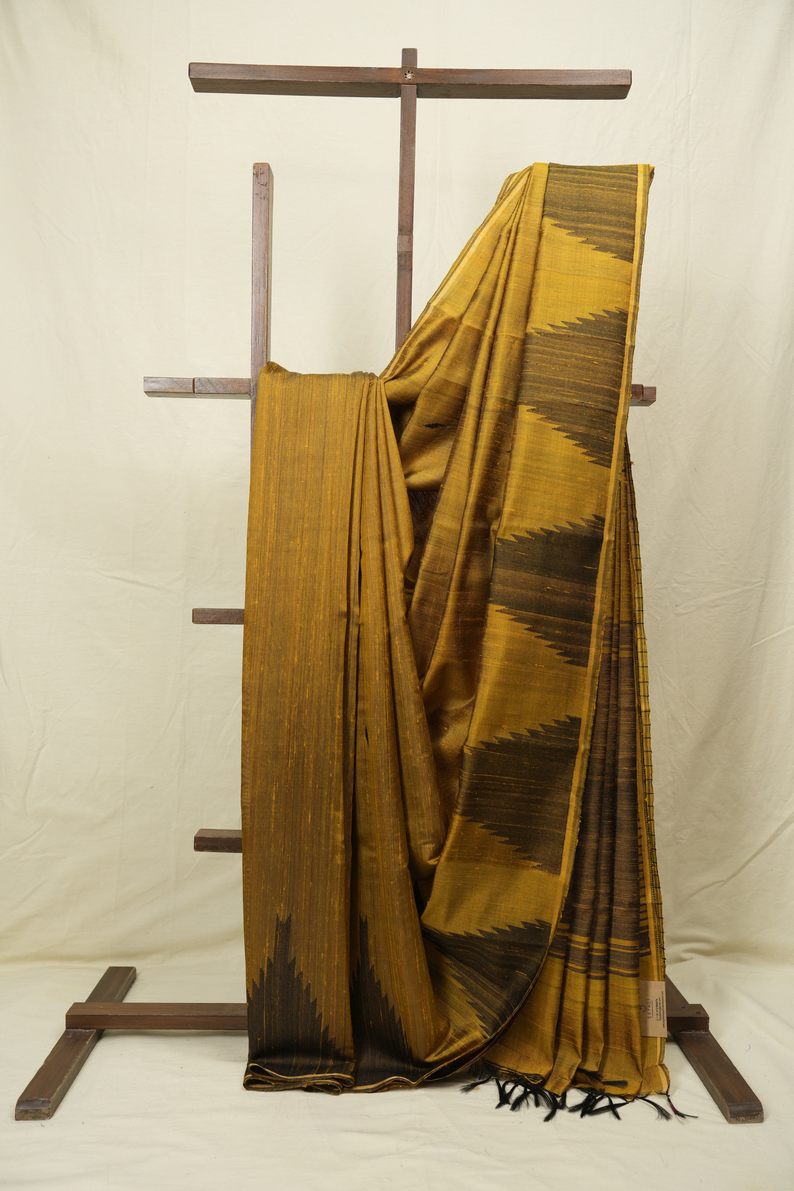 Gold Raw Silk Saree - SRGRSS1010
