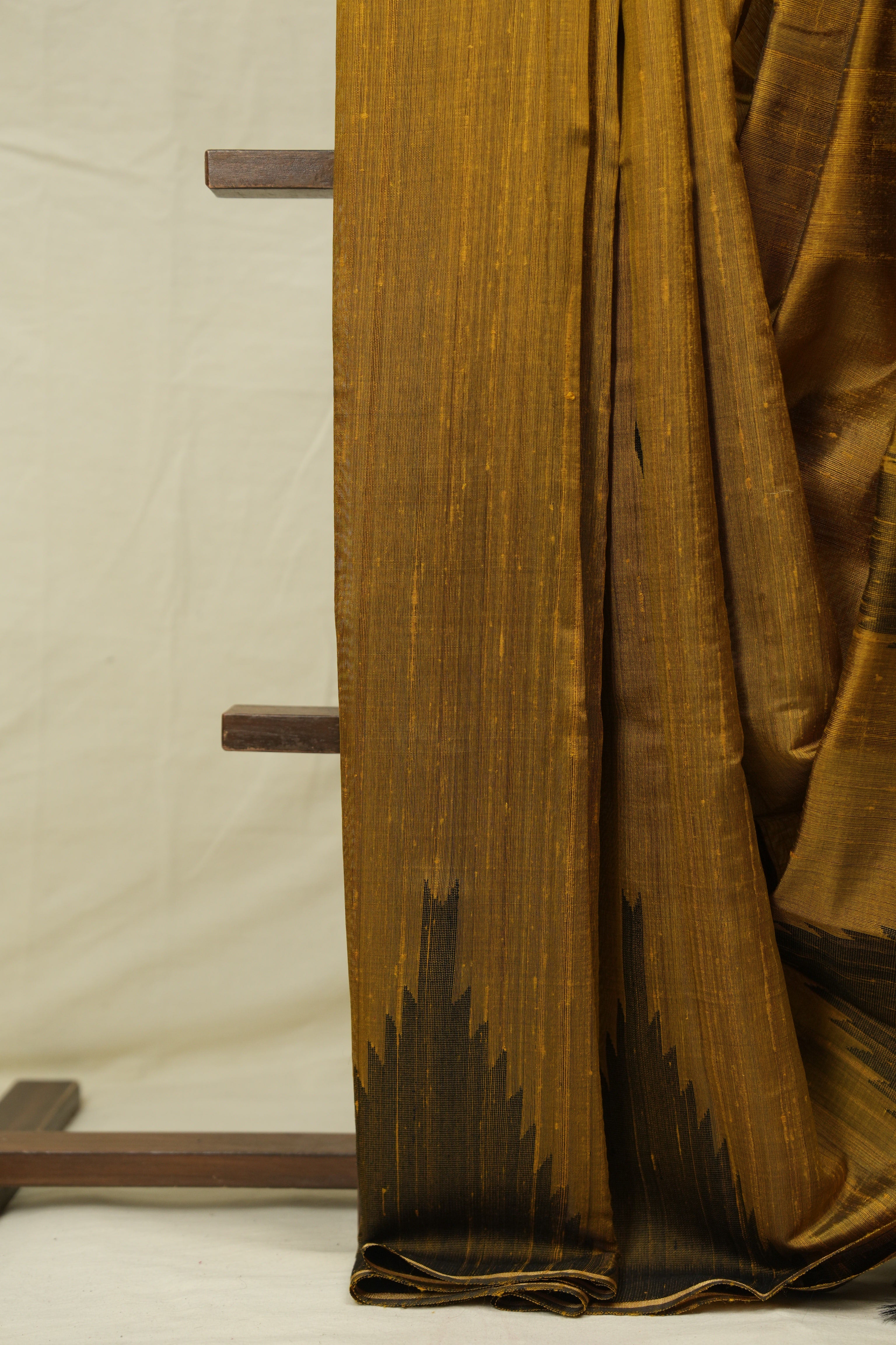 Gold Raw Silk Saree - SRGRSS1010