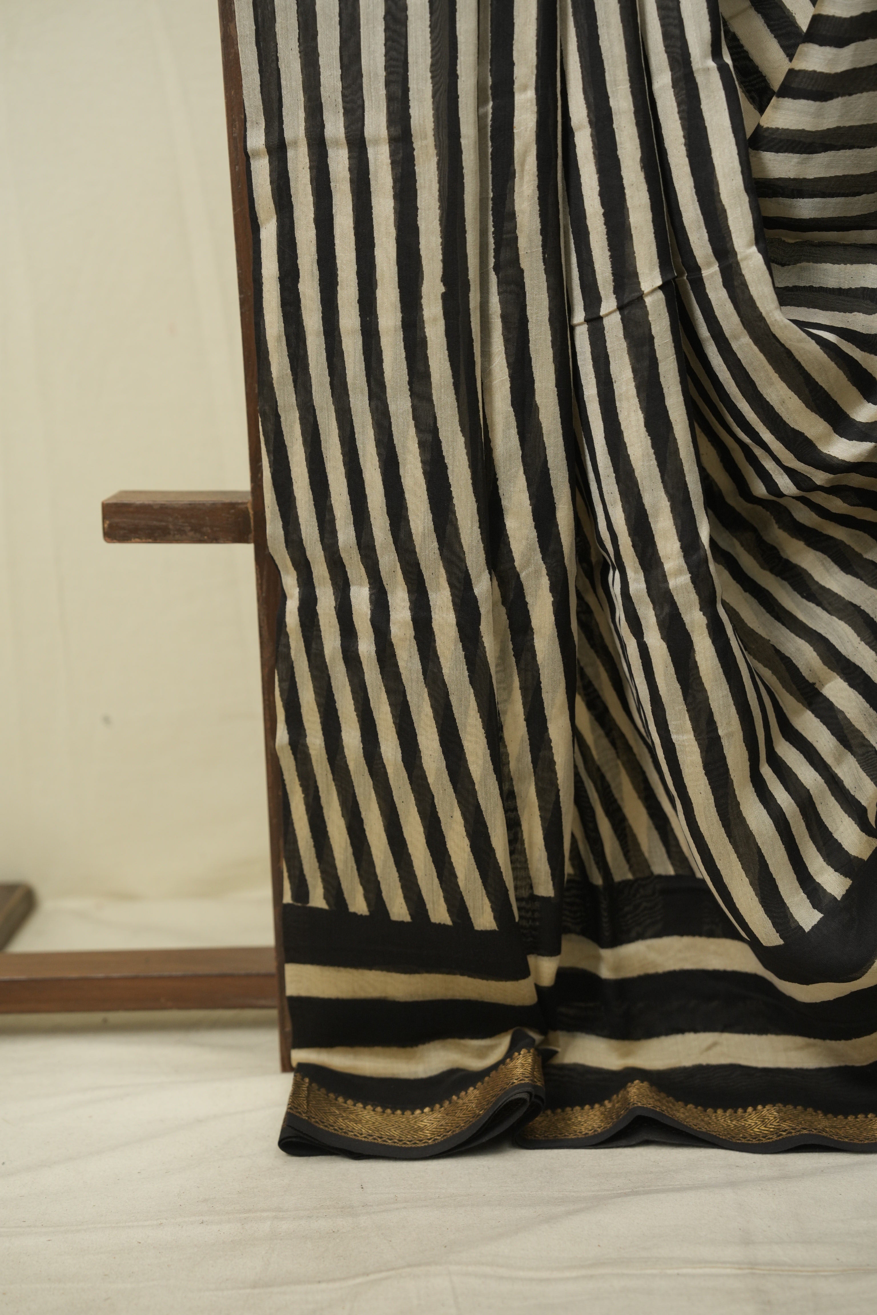 Cream HBP Cotton Silk Saree With Maheshwari Border - SRCCSS1722