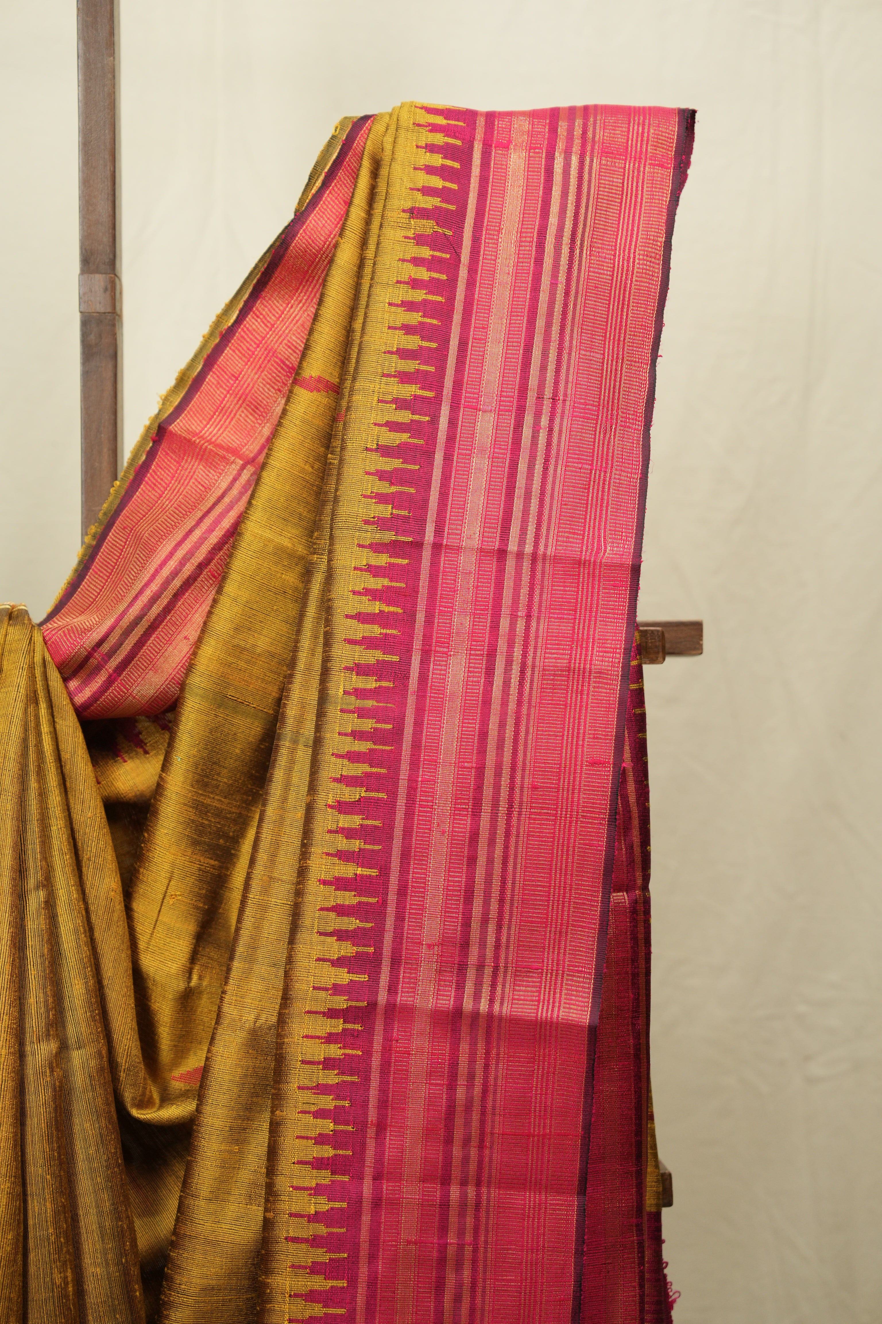 Gold Raw Silk Saree - SRGRSS1005