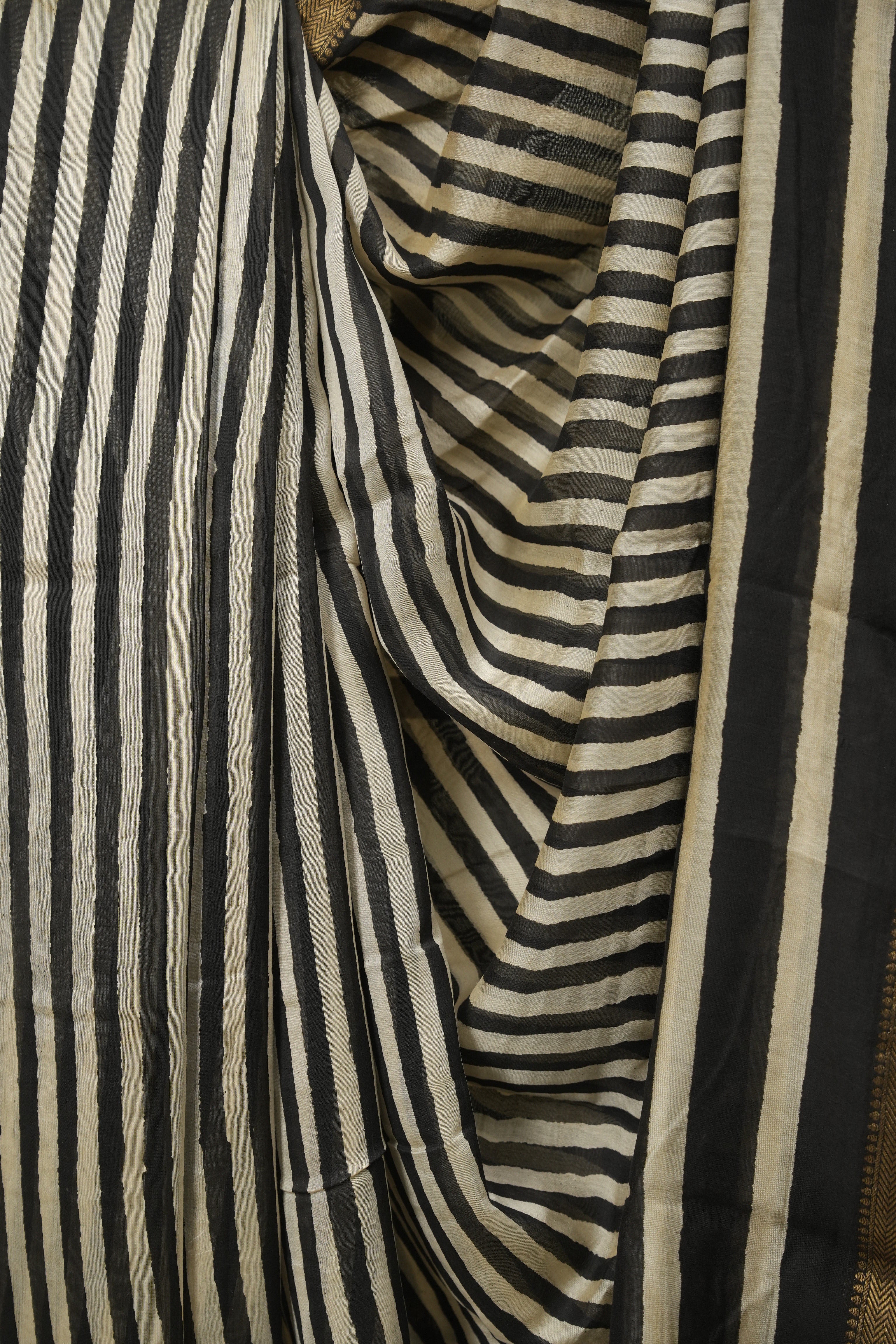 Cream HBP Cotton Silk Saree With Maheshwari Border - SRCCSS1722