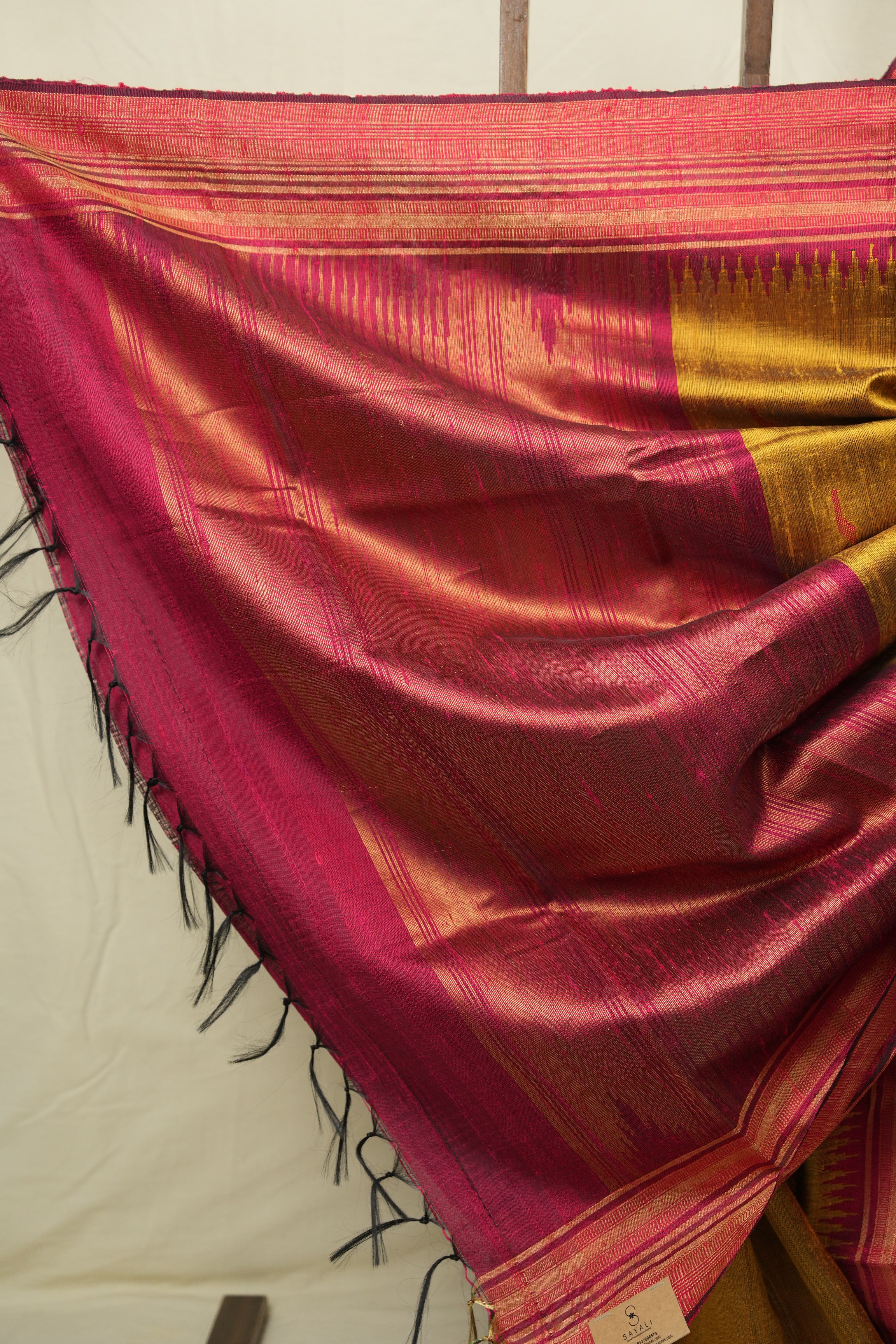 Gold Raw Silk Saree - SRGRSS1005